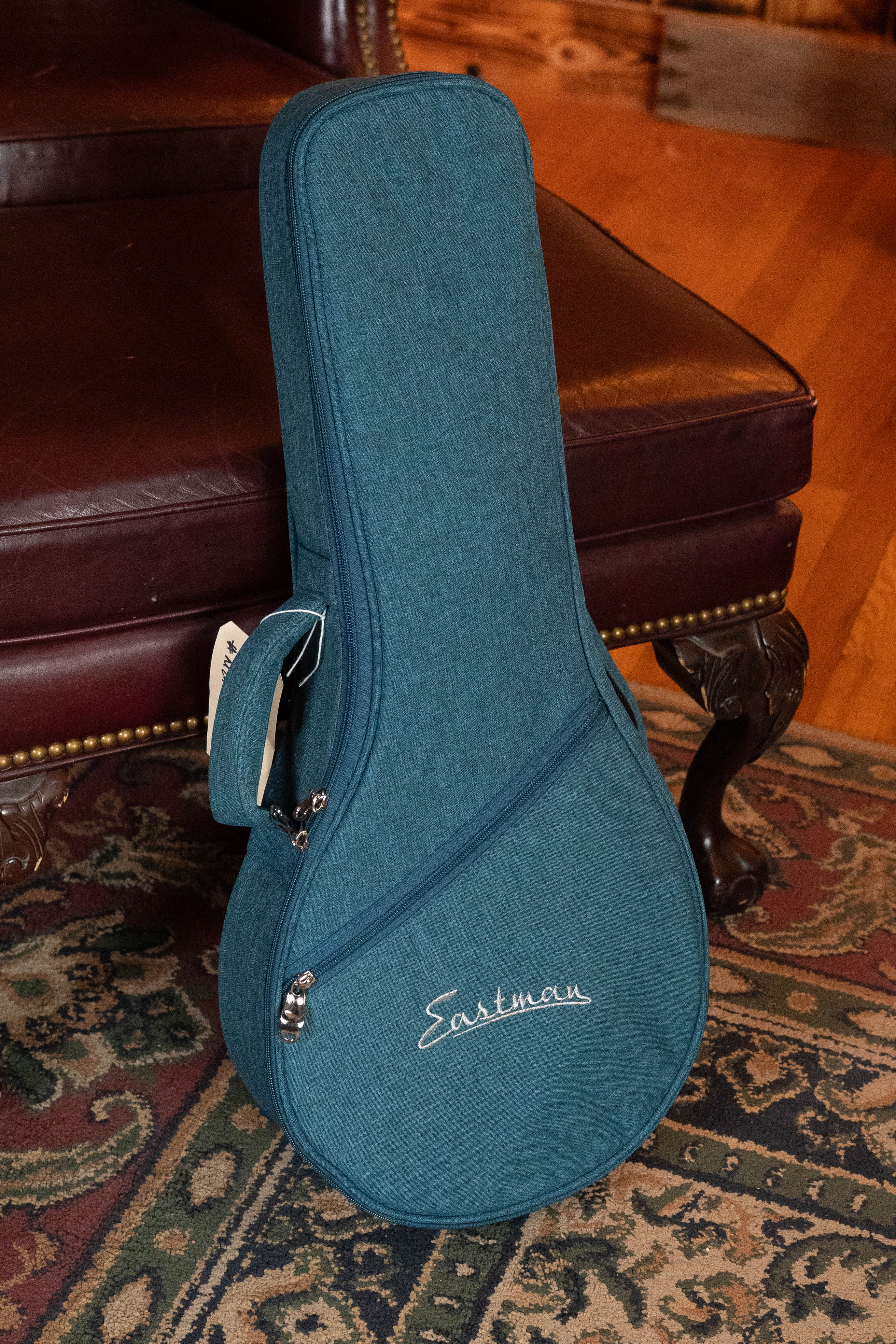 Eastman PCH-M104-NAT Solid Spruce/Laminated Mahogany Natural Flattop A-Style Mandolin #1234