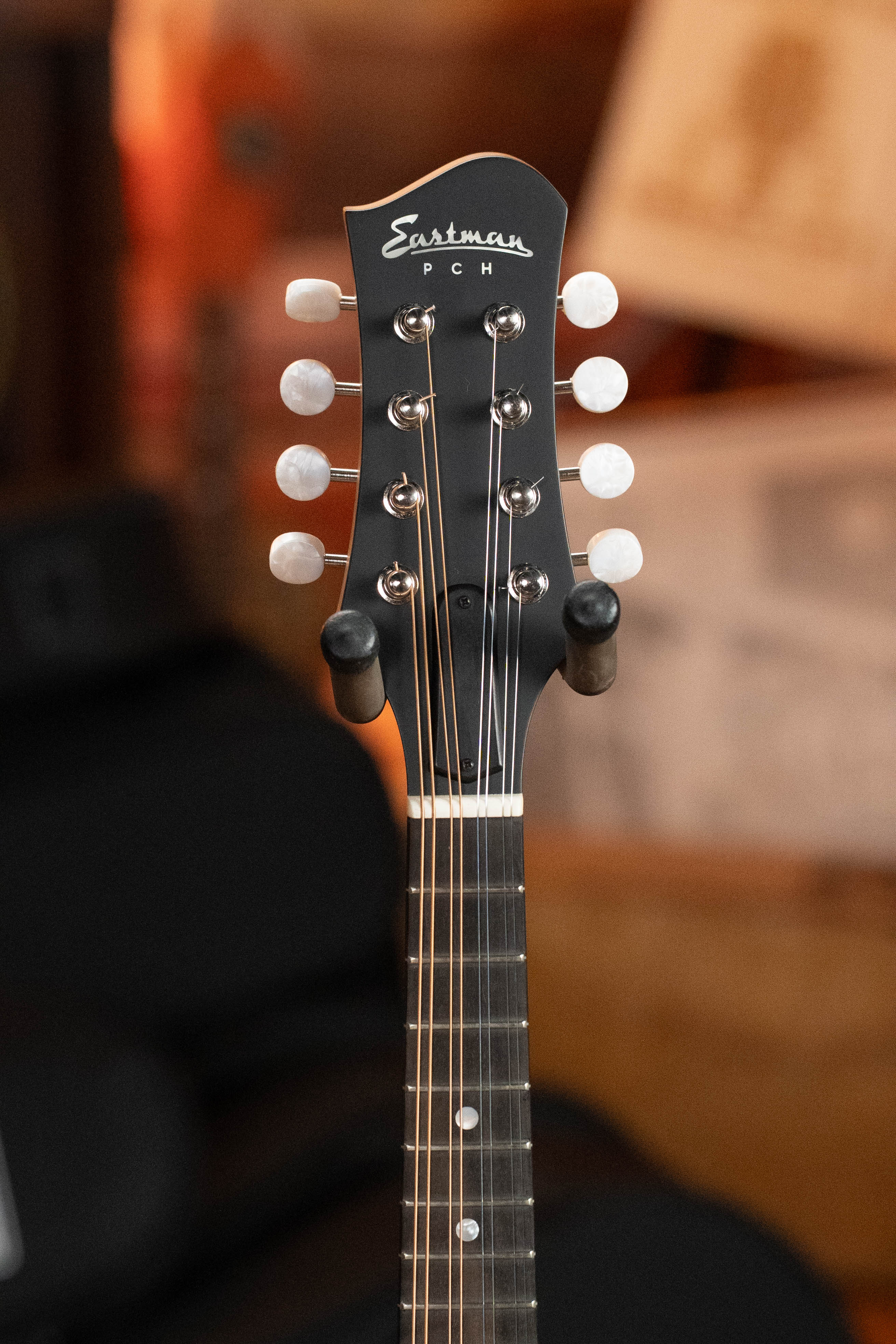 Eastman PCH-M104-NAT Solid Spruce/Laminated Mahogany Natural Flattop A-Style Mandolin #1234