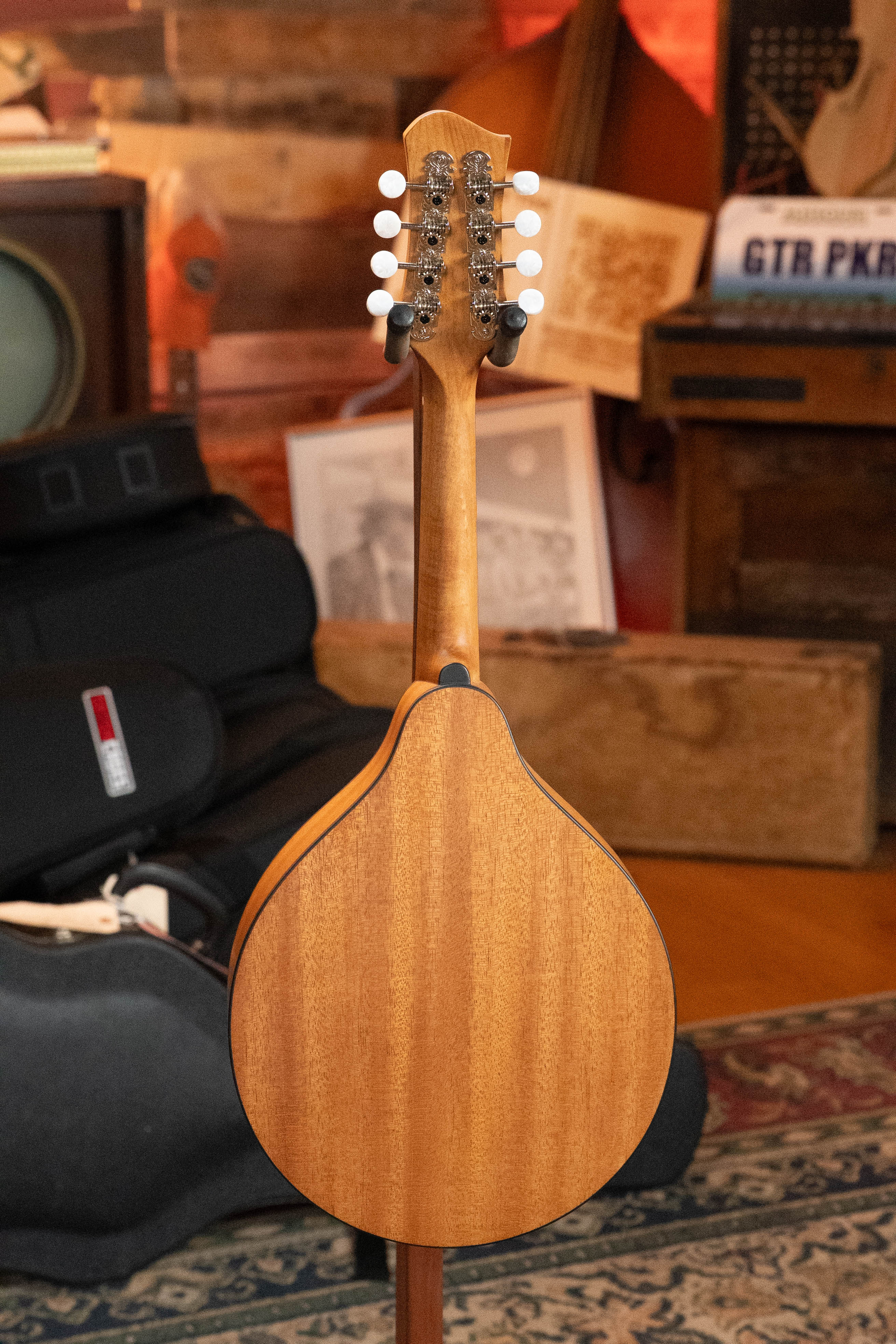 Eastman PCH-M104-NAT Solid Spruce/Laminated Mahogany Natural Flattop A-Style Mandolin #1234