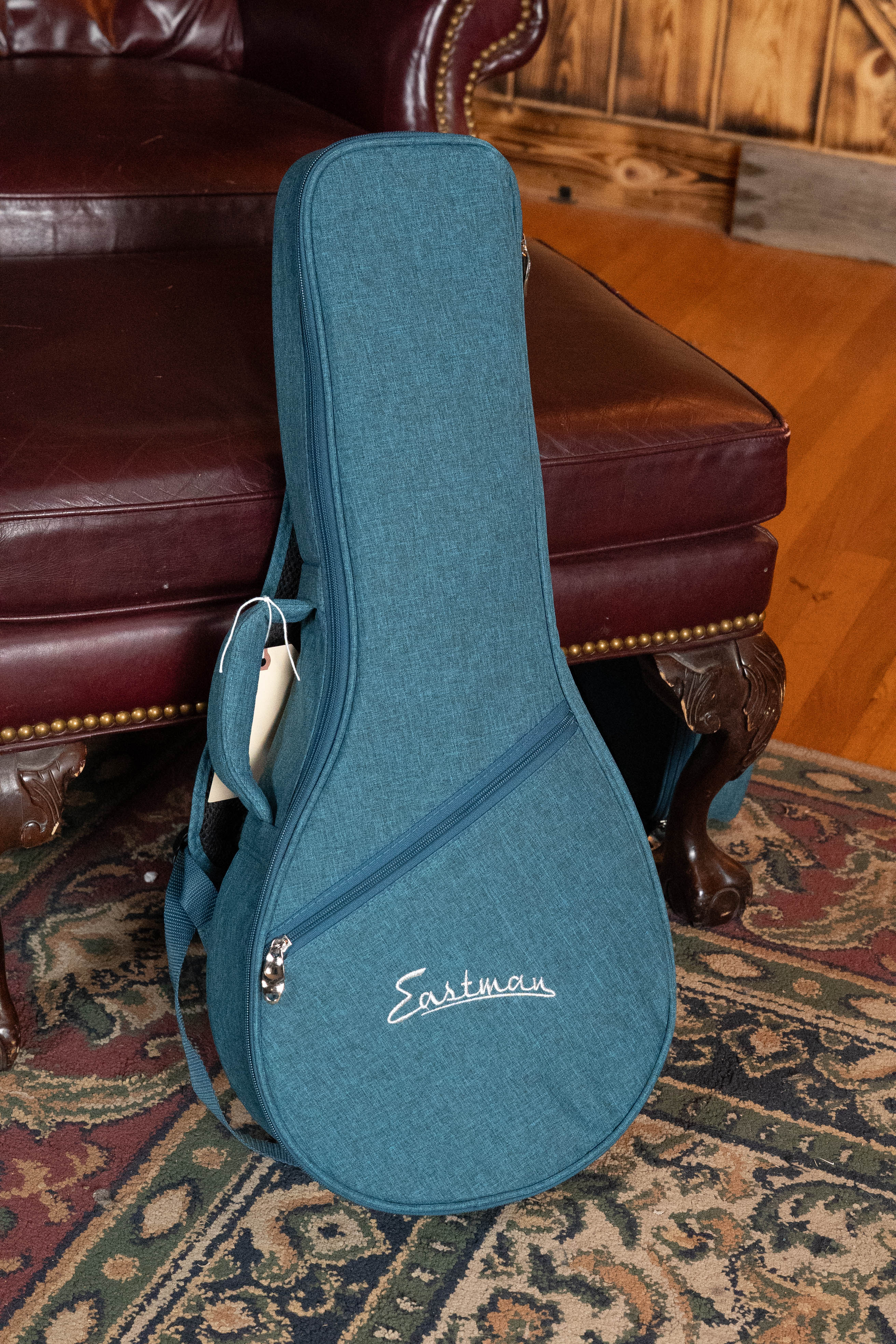 Eastman PCH-M104-NAT Solid Spruce/Laminated Mahogany Natural Flattop A-Style Mandolin #1238