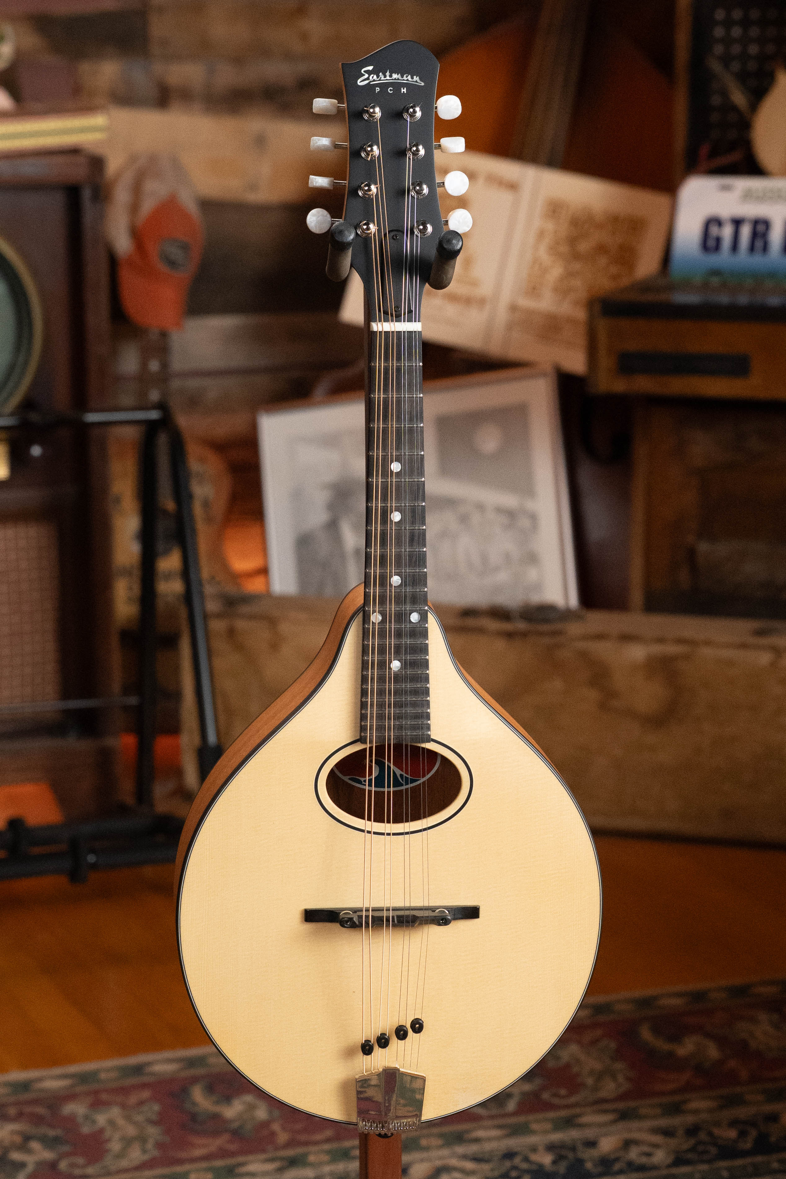 Eastman PCH-M104-NAT Solid Spruce/Laminated Mahogany Natural Flattop A-Style Mandolin #1238
