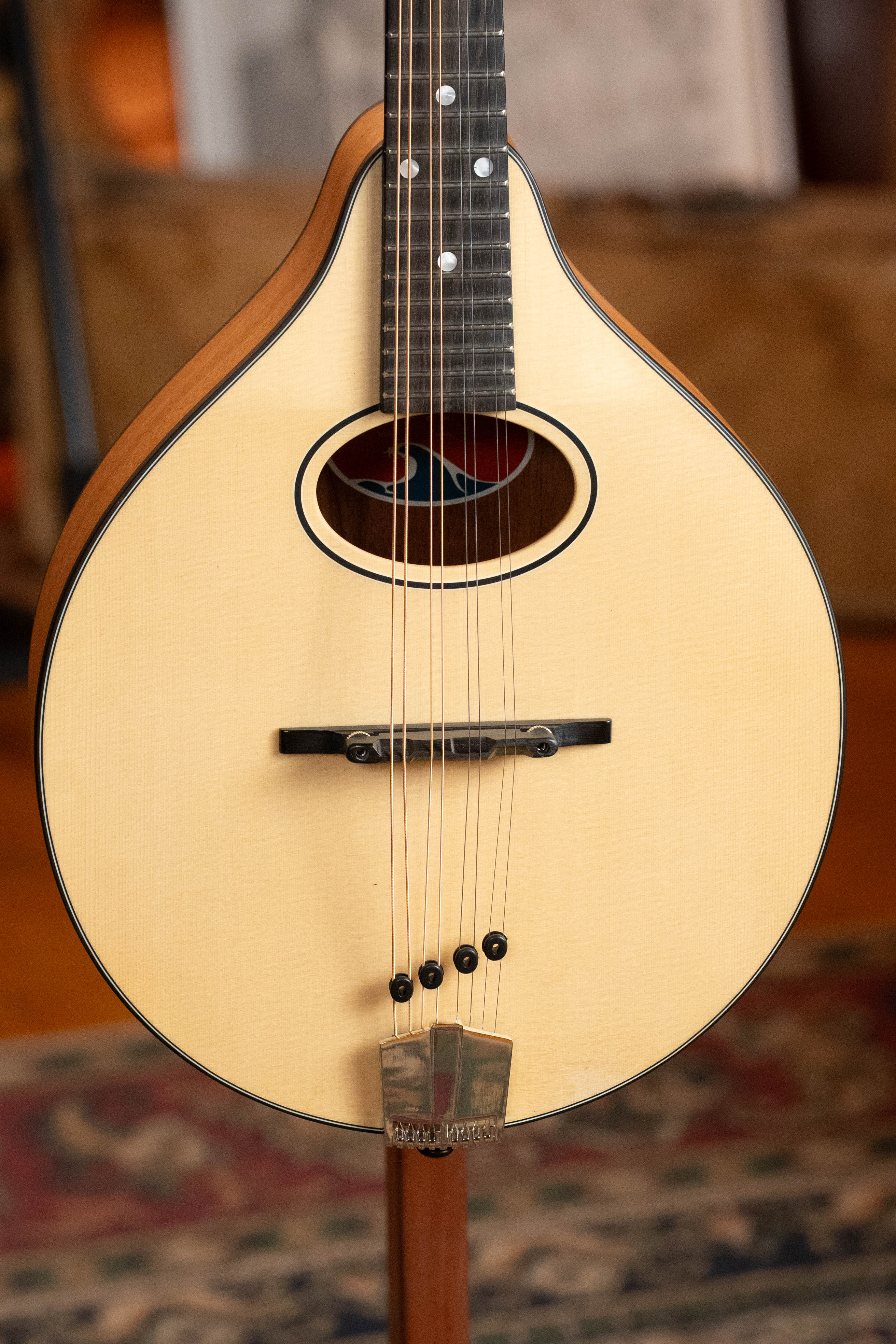 Eastman PCH-M104-NAT Solid Spruce/Laminated Mahogany Natural Flattop A-Style Mandolin #1238