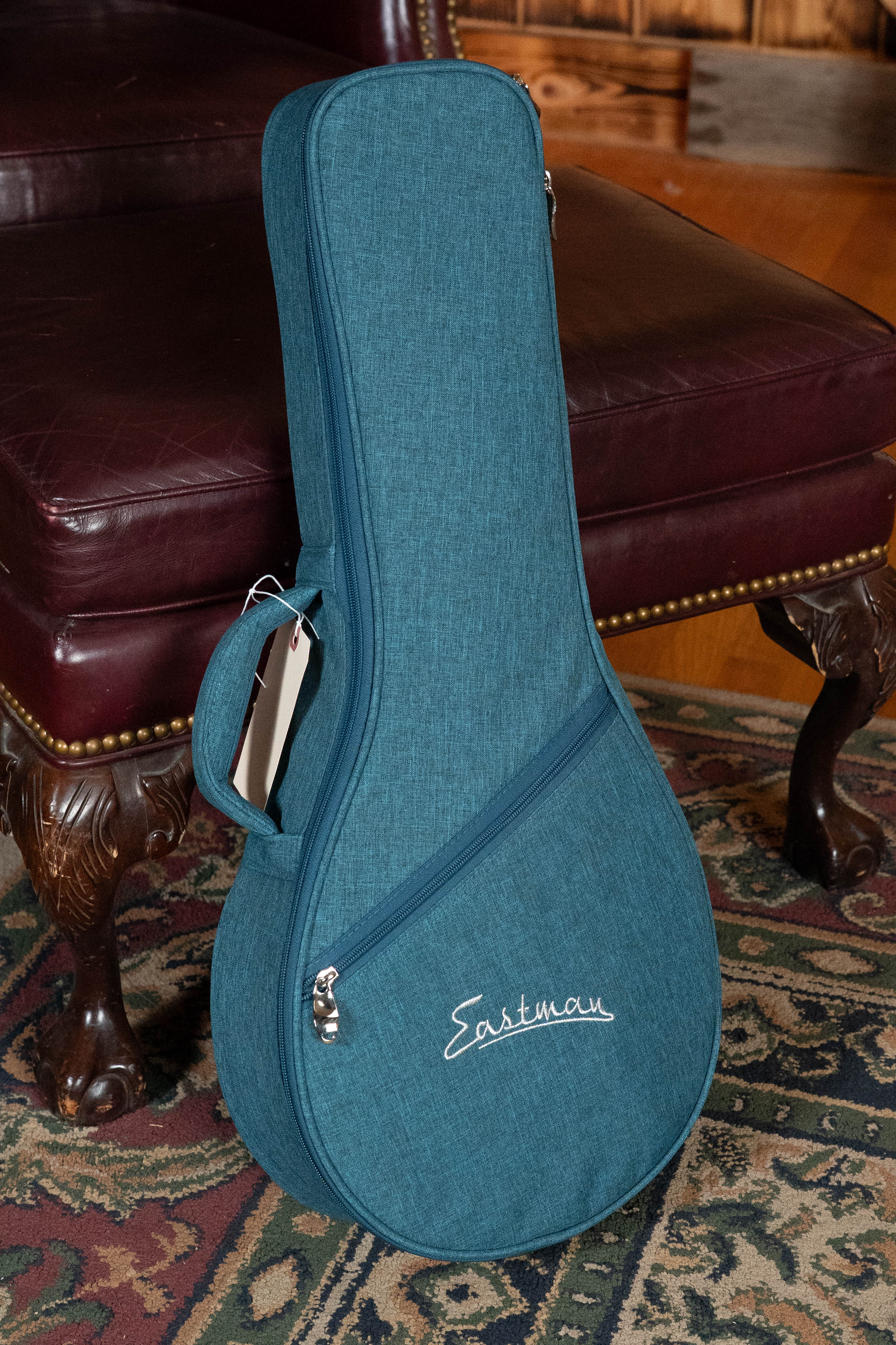 Eastman PCH-M104-NAT Solid Spruce/Laminated Mahogany Natural Flattop A-Style Mandolin #1339