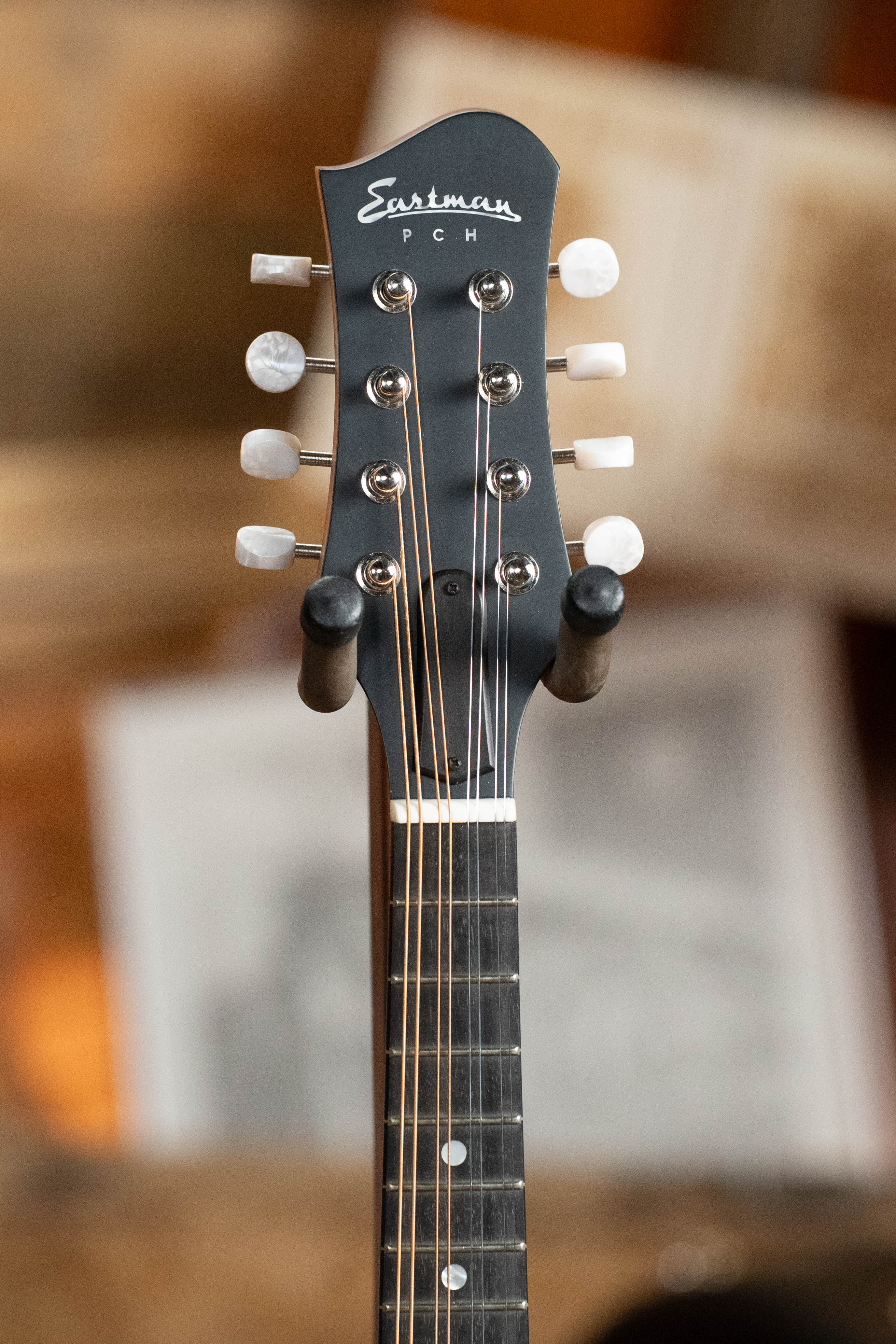 Eastman PCH-M104-NAT Solid Spruce/Laminated Mahogany Natural Flattop A-Style Mandolin #1339