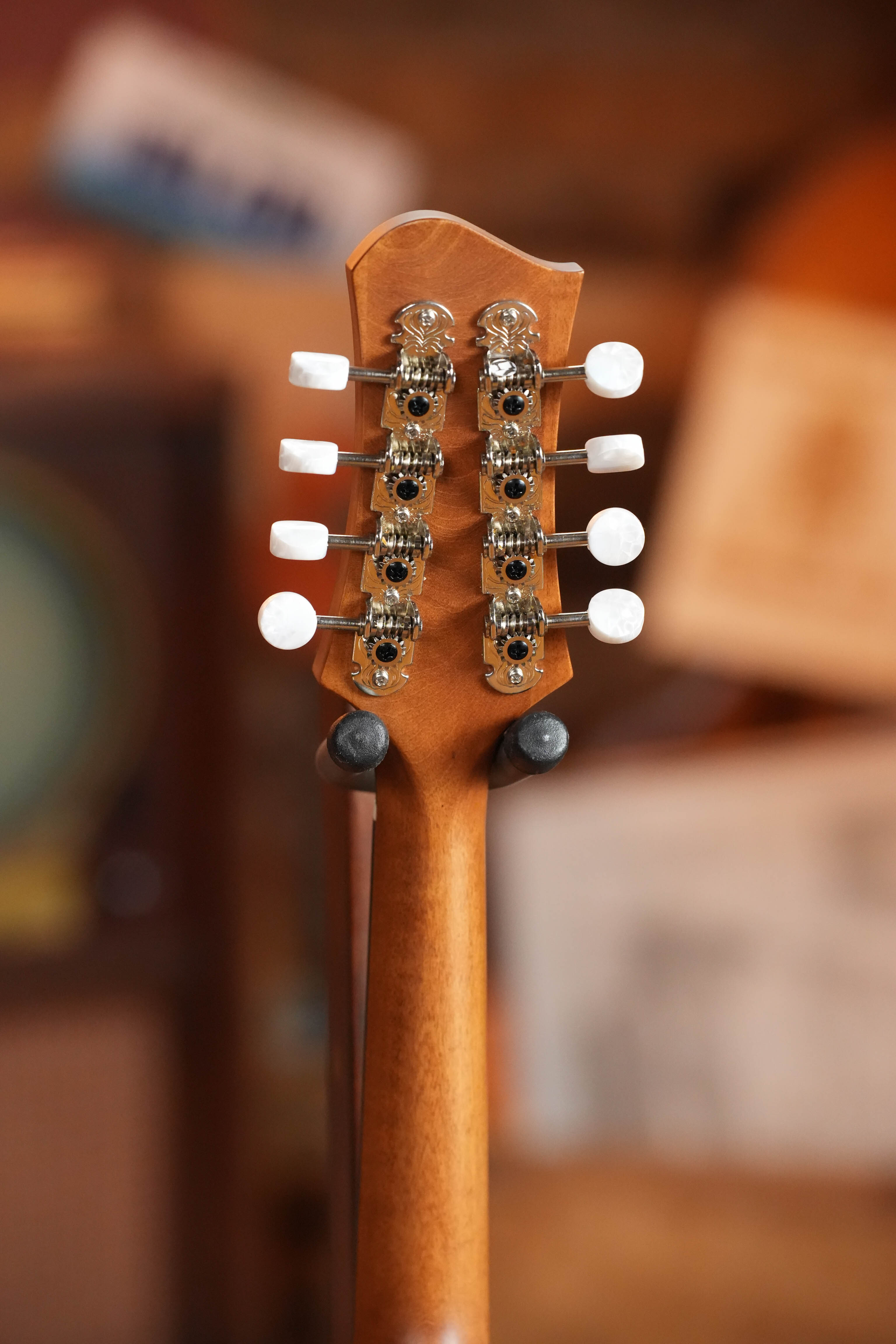 Eastman PCH-M104-NAT Solid Spruce/Laminated Mahogany Natural Flattop A-Style Mandolin #1890