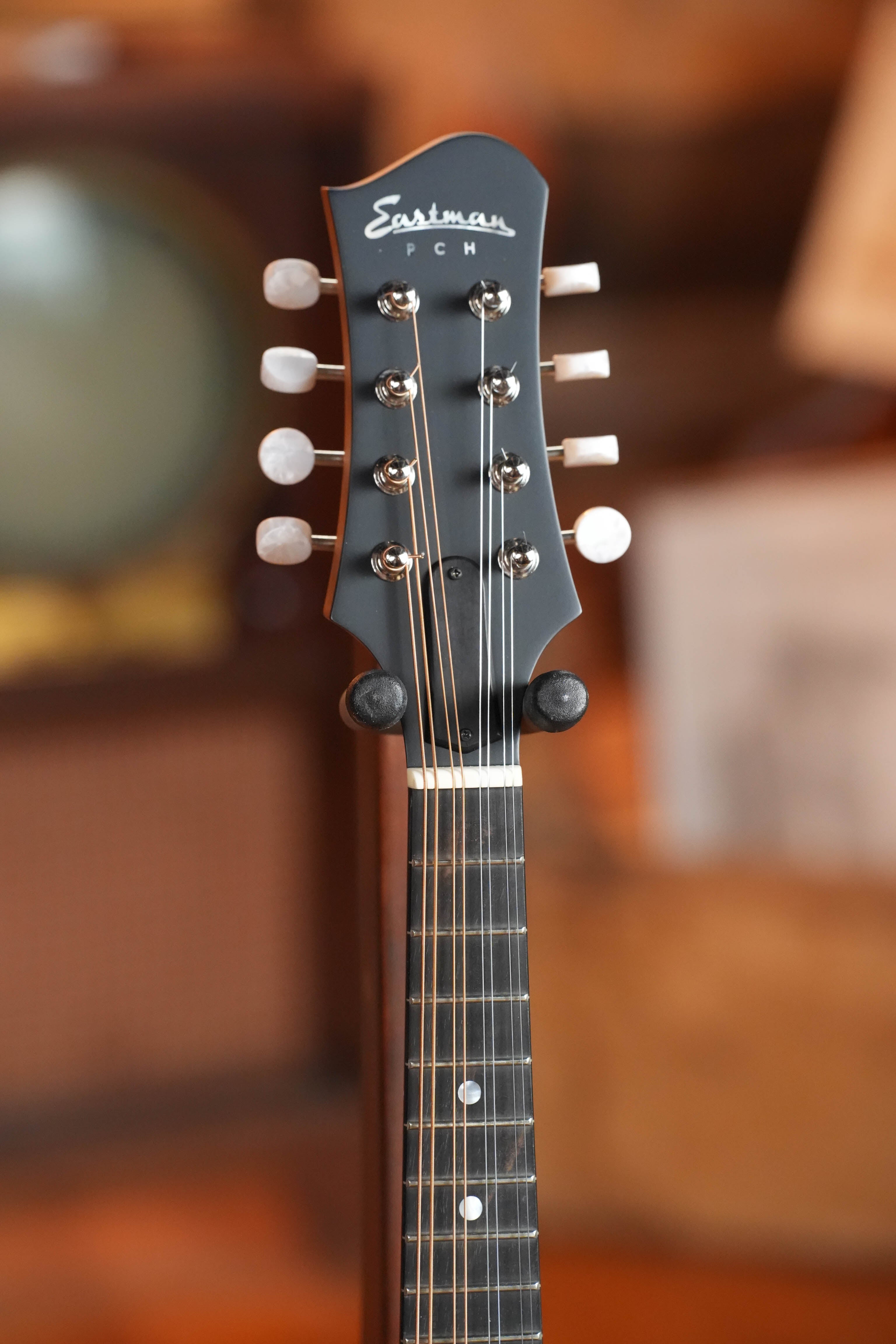 Eastman PCH-M104-NAT Solid Spruce/Laminated Mahogany Natural Flattop A-Style Mandolin #1890