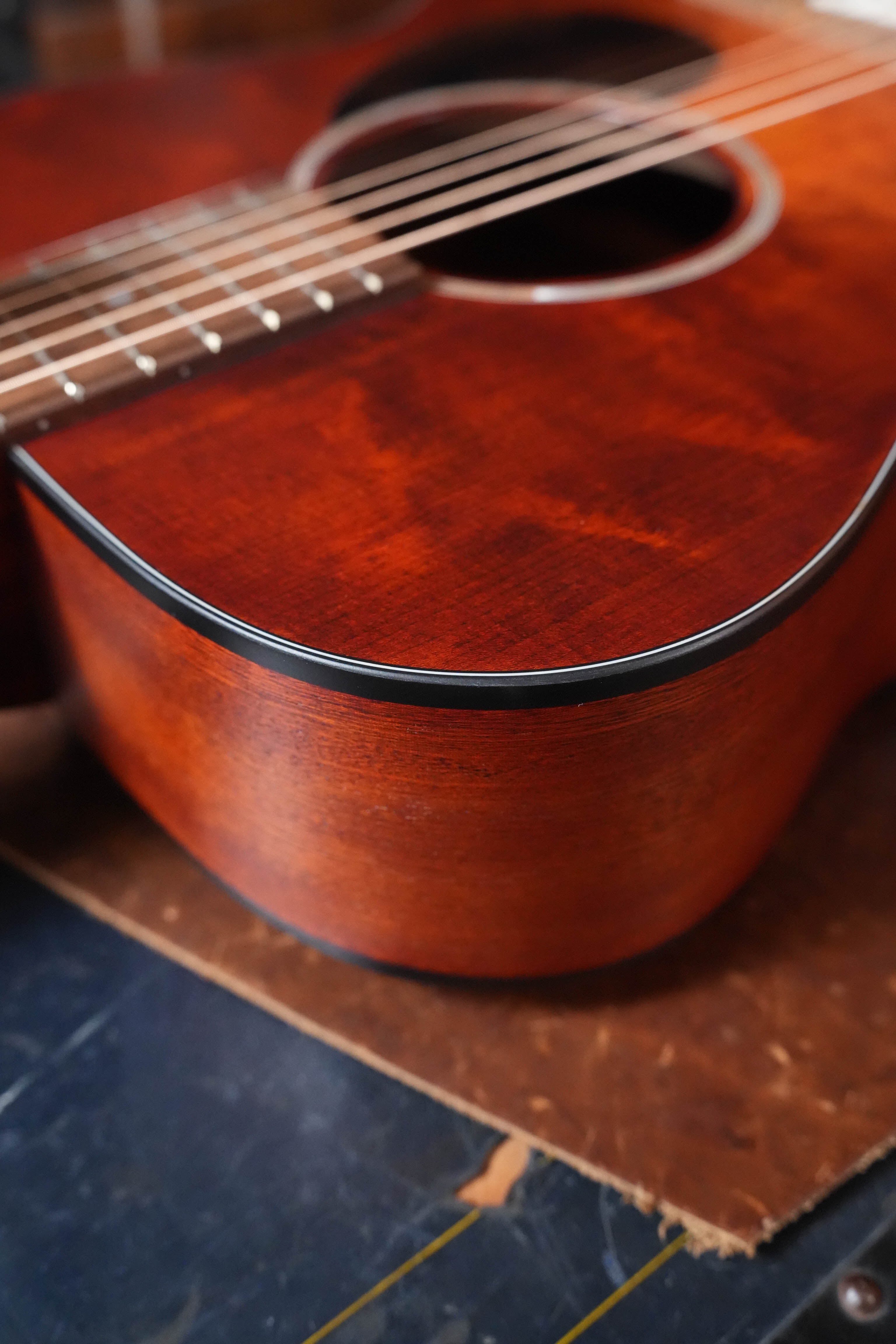 Eastman PCH1-OM-CLA Thermo-Cured Sitka/Laminated Sapele Classic Finish Orchestra Model Acoustic Guitar #8356