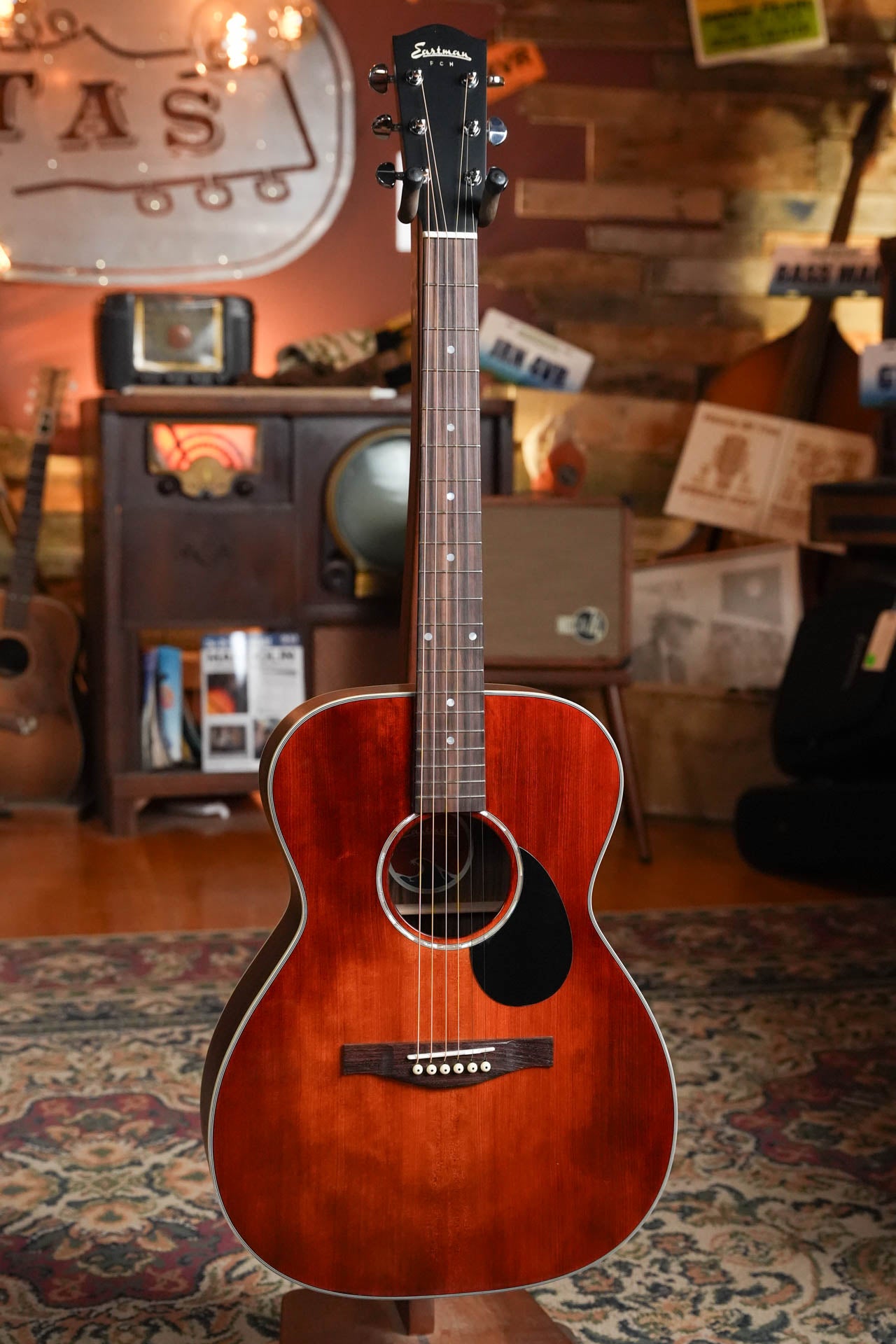 Eastman PCH2-OM-CLA Classic Finish Orchestra Model Acoustic Guitar #4827