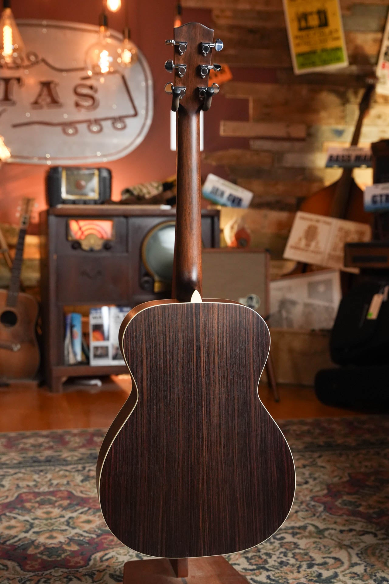 Eastman PCH2-OM-CLA Classic Finish Orchestra Model Acoustic Guitar #4827