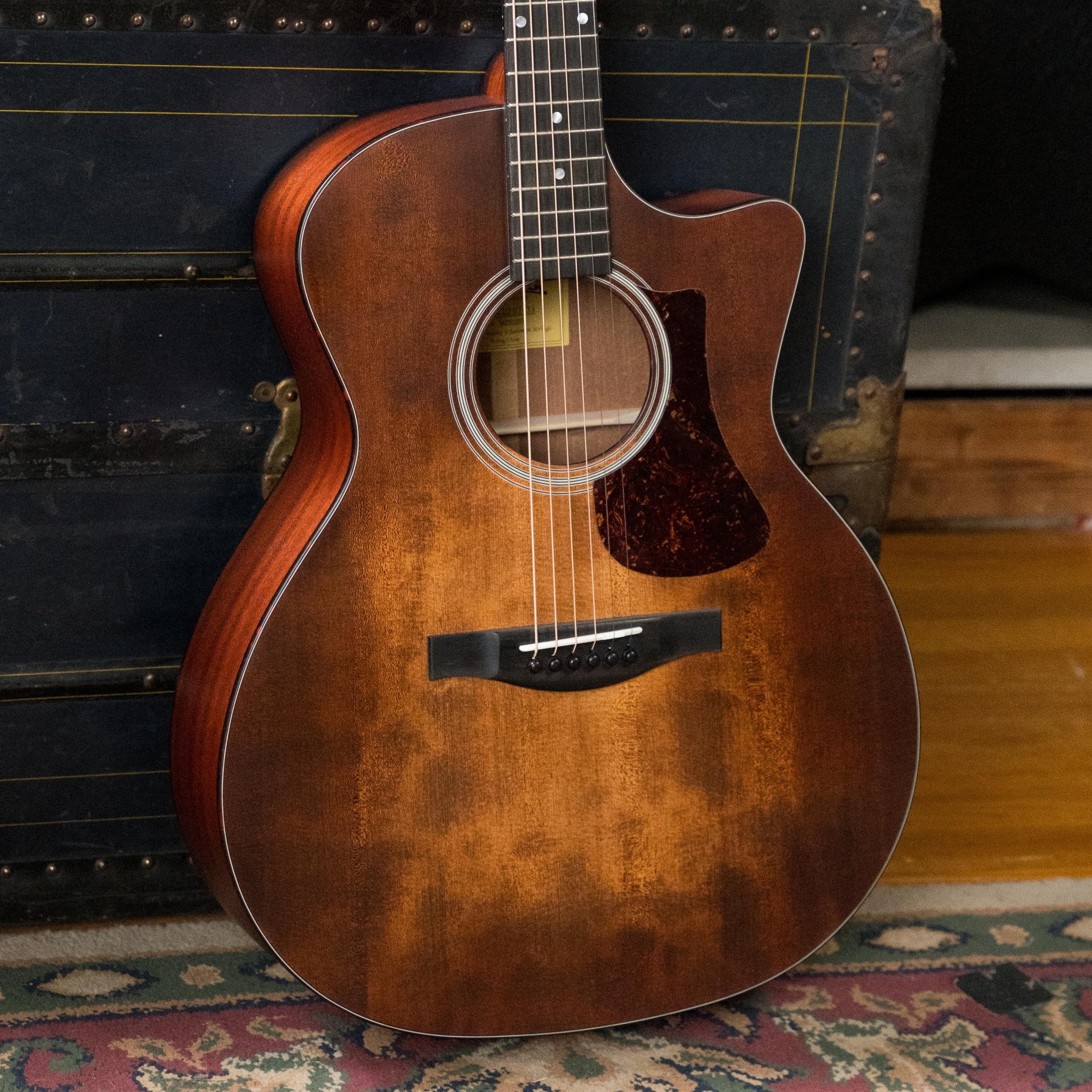 Eastman AC122-1CE-CLA Sitka/Sapele Classic Finish Grand Auditorium Cutaway Guitar w/Fishman Pickup #2015