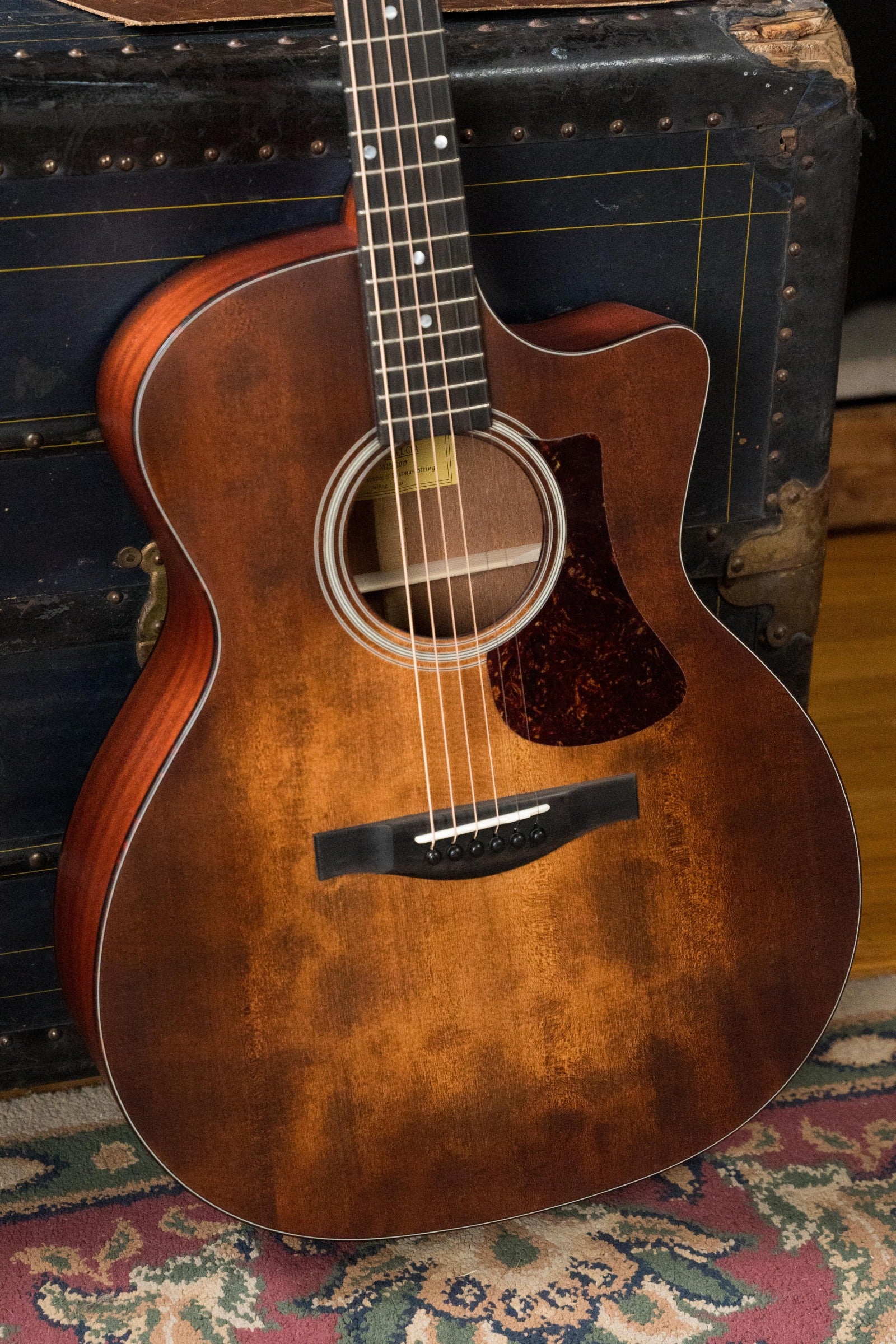 Eastman AC122-1CE-CLA Sitka/Sapele Classic Finish Grand Auditorium Cutaway Guitar w/Fishman Pickup #2015