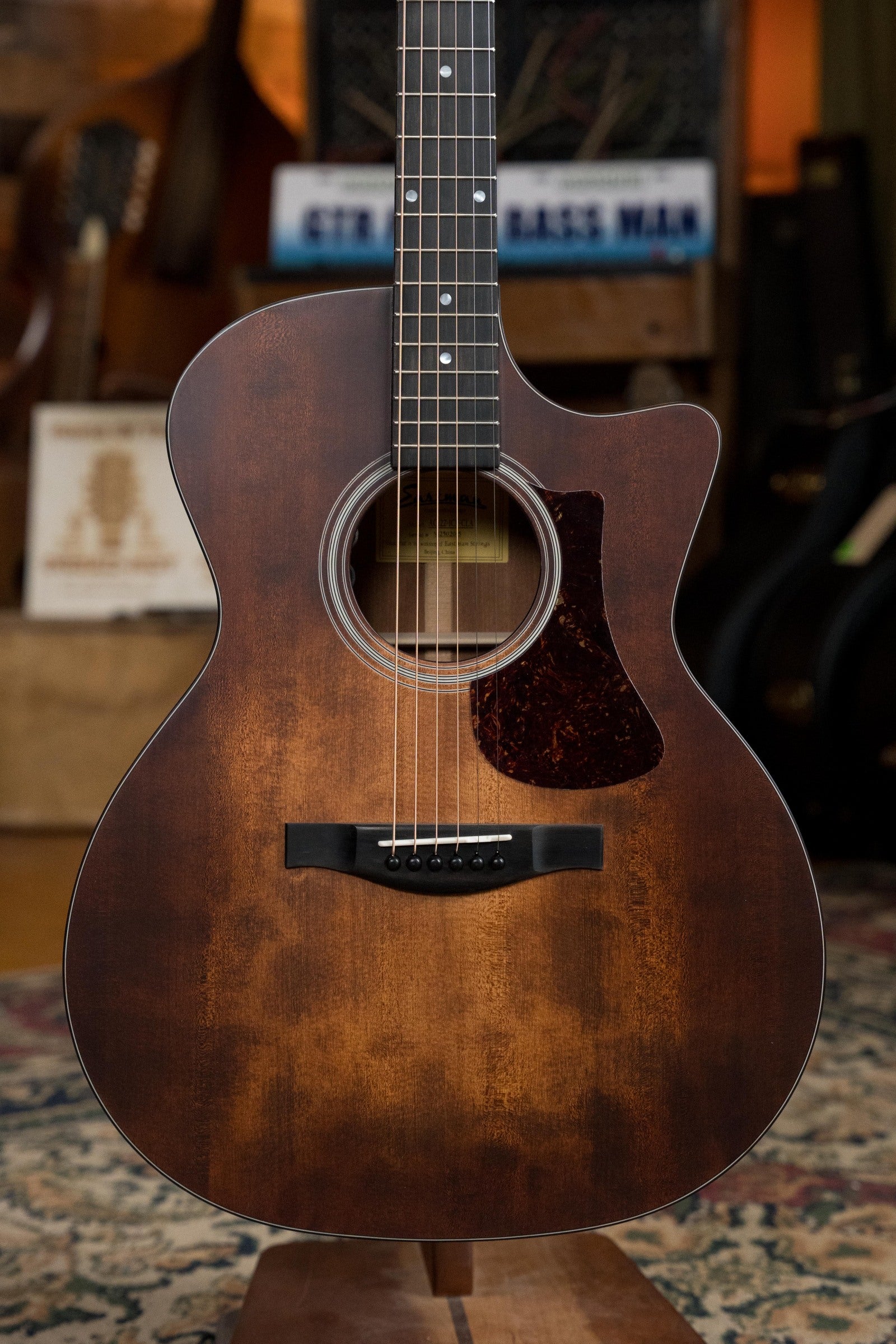 Eastman AC122-1CE-CLA Sitka/Sapele Classic Finish Grand Auditorium Cutaway Guitar w/Fishman Pickup #2015