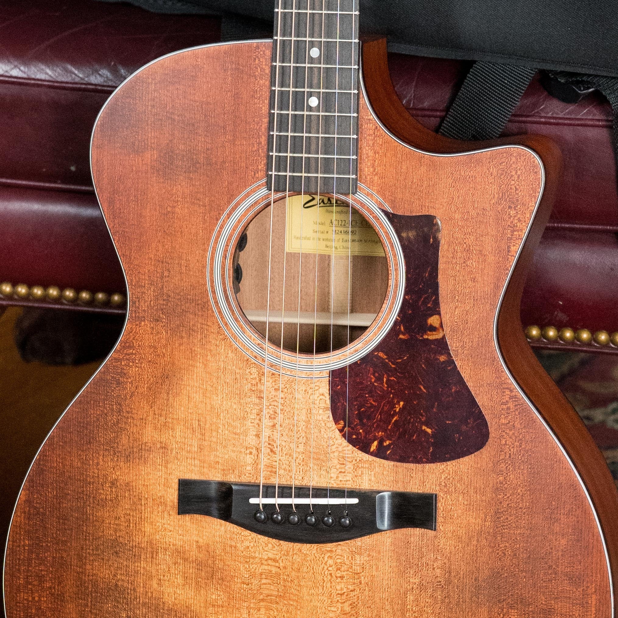 Eastman AC122-1CE-CLA Sitka/Sapele Classic Finish Grand Auditorium Cutaway Guitar w/Fishman Pickup #6092