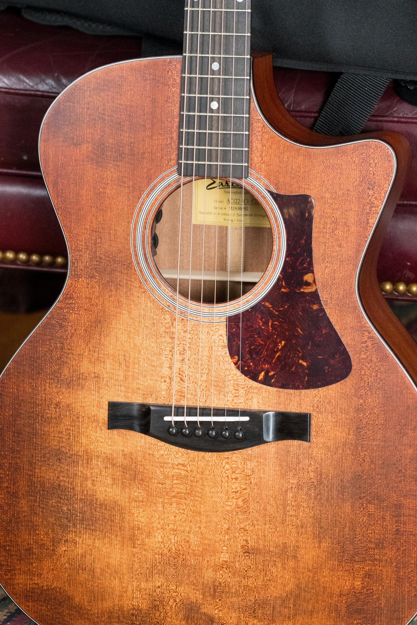 Eastman AC122-1CE-CLA Sitka/Sapele Classic Finish Grand Auditorium Cutaway Guitar w/Fishman Pickup #6092