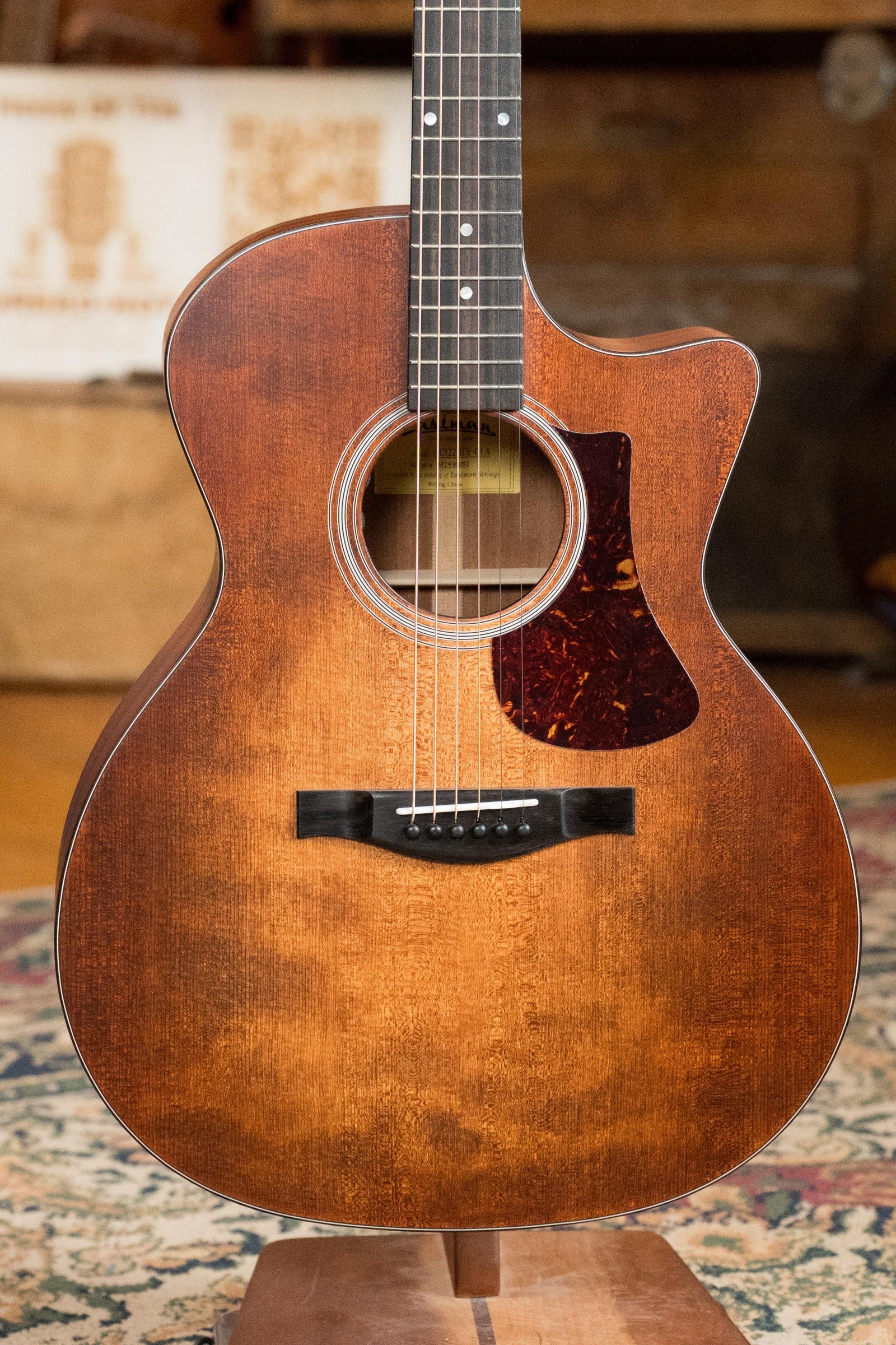 Eastman AC122-1CE-CLA Sitka/Sapele Classic Finish Grand Auditorium Cutaway Guitar w/Fishman Pickup #6092