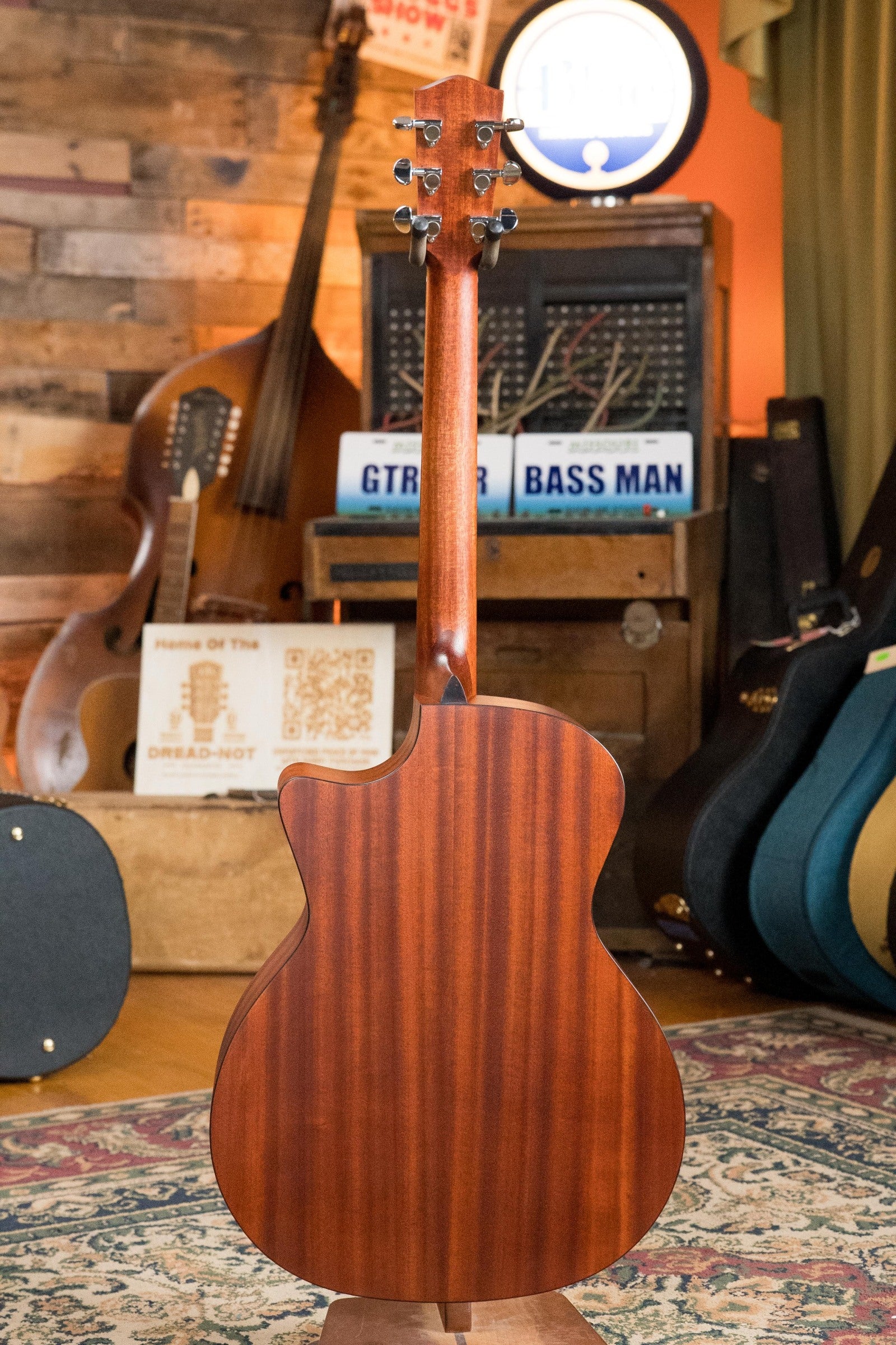 Eastman AC122-1CE-CLA Sitka/Sapele Classic Finish Grand Auditorium Cutaway Guitar w/Fishman Pickup #6092