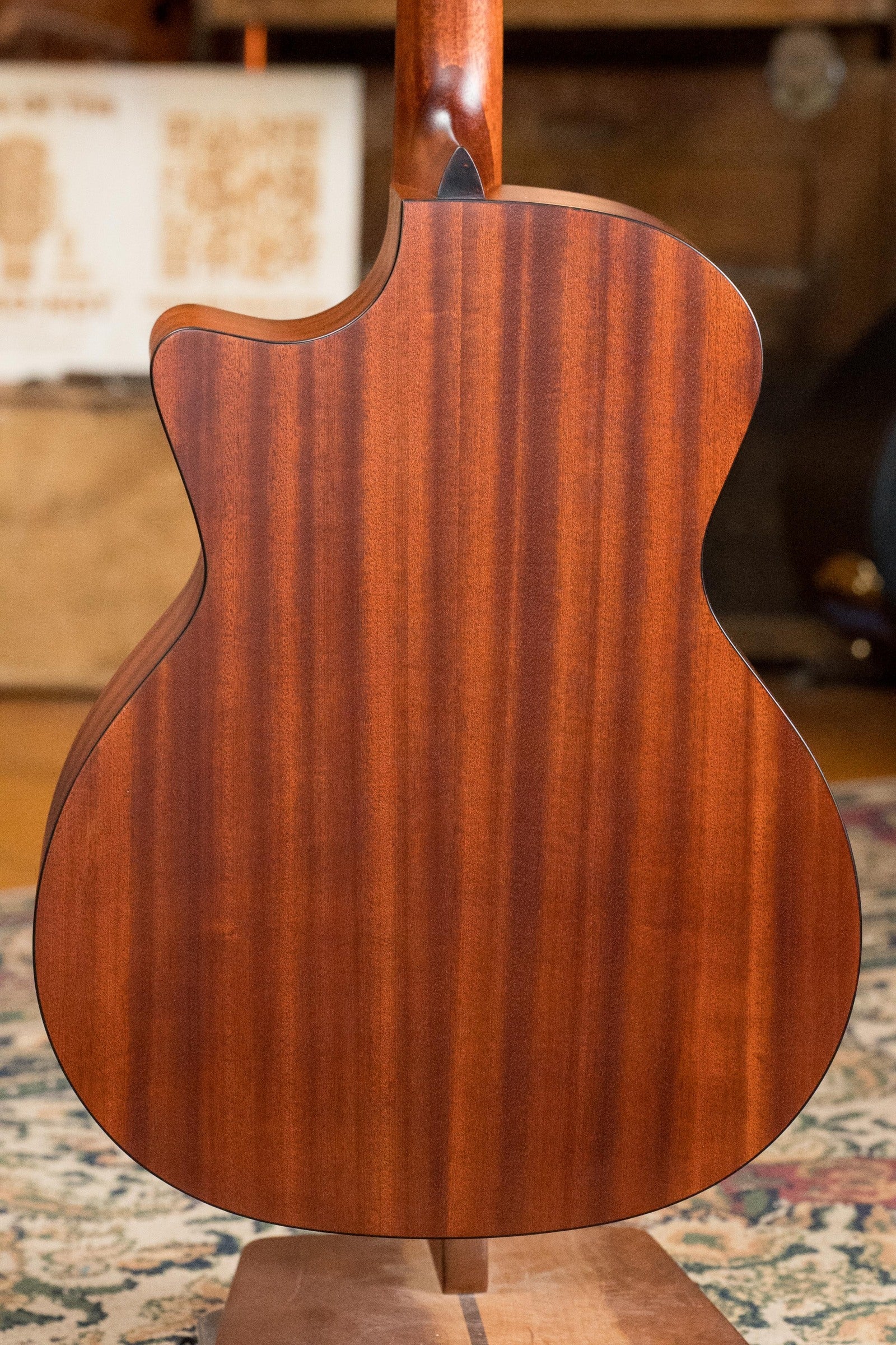 Eastman AC122-1CE-CLA Sitka/Sapele Classic Finish Grand Auditorium Cutaway Guitar w/Fishman Pickup #6092