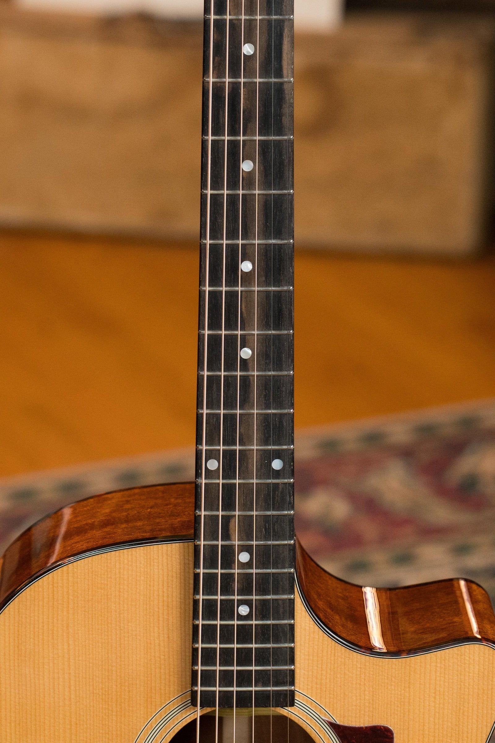 Eastman AC122-1CE-DLX Sitka/Sapele Cutaway Acoustic/Electric Guitar w/ Fishman Pickup #2557