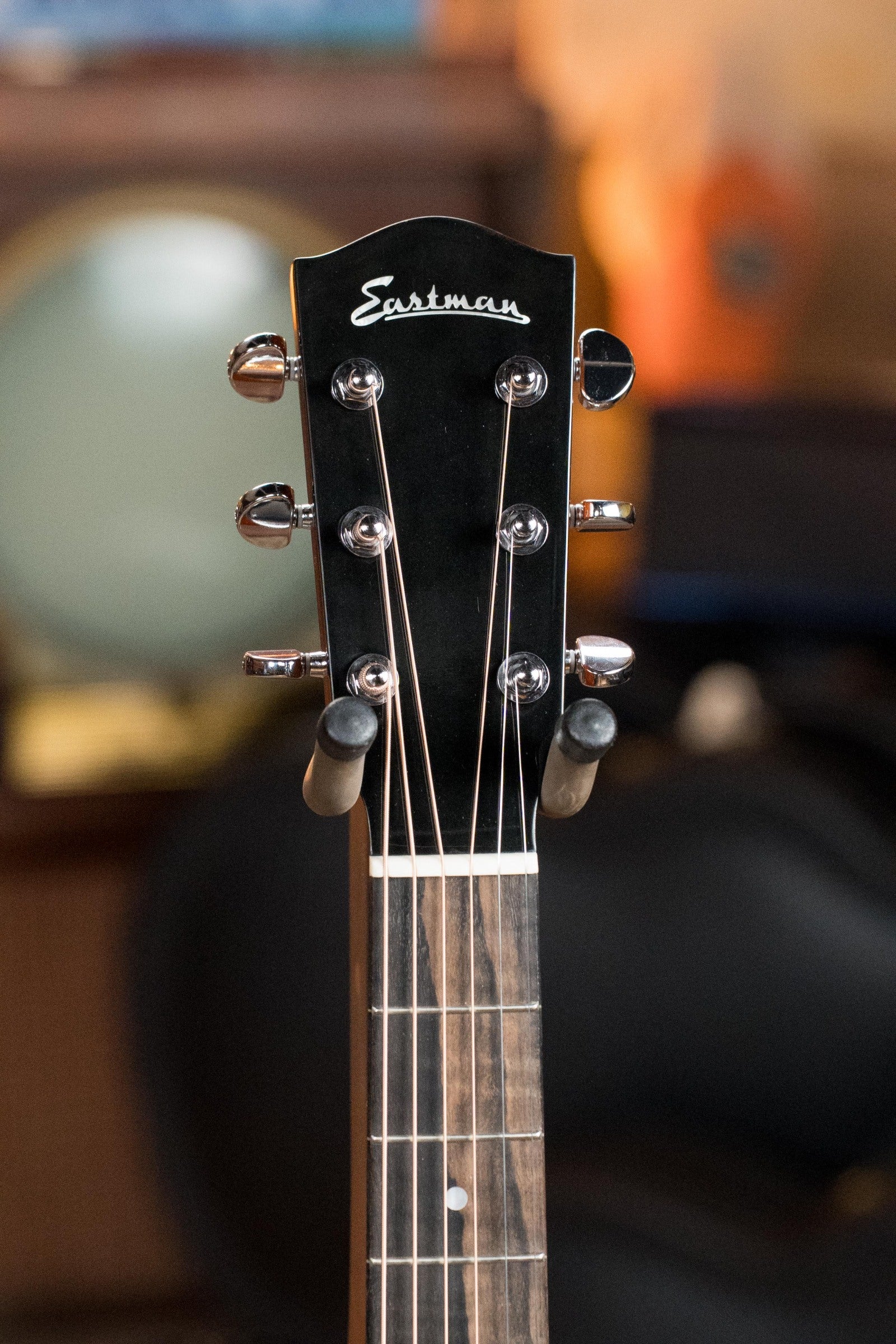 Eastman AC122-2CE-DLX-SB Cedar/Sapele Sunburst Cutaway Grand Auditorium Guitar w/Fishman Pickup #6709