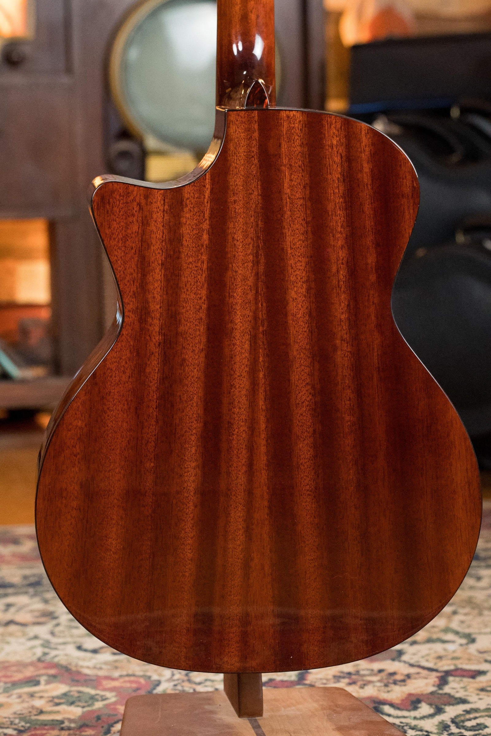 Eastman AC122-2CE-DLX-SB Cedar/Sapele Sunburst Cutaway Grand Auditorium Guitar w/Fishman Pickup #6709