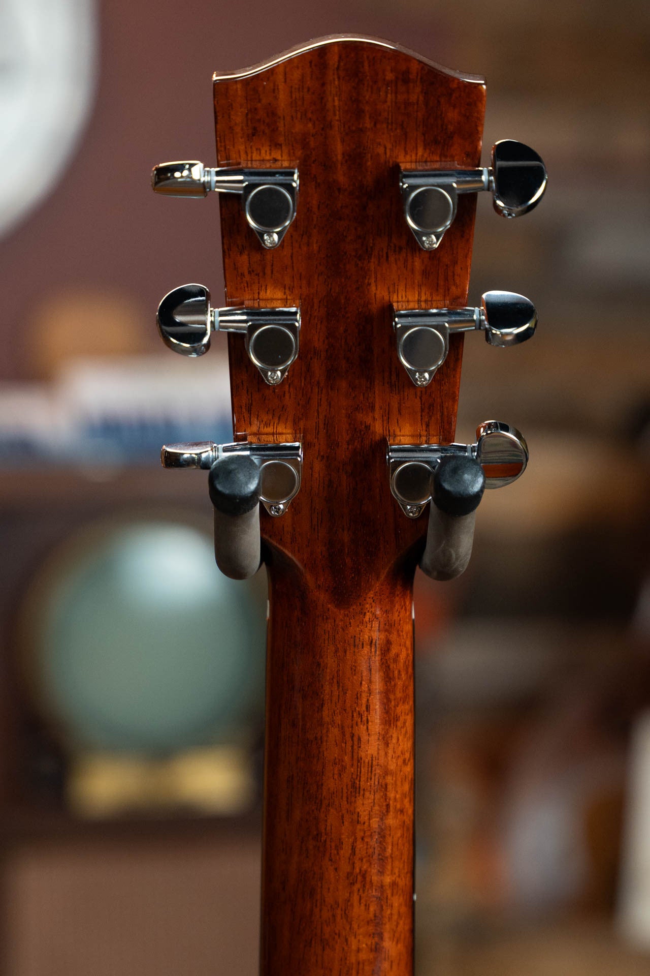 Eastman AC122-2CE-DLX-SB Cedar/Sapele Sunburst Cutaway Grand Auditorium Guitar w/Fishman Pickup #7537