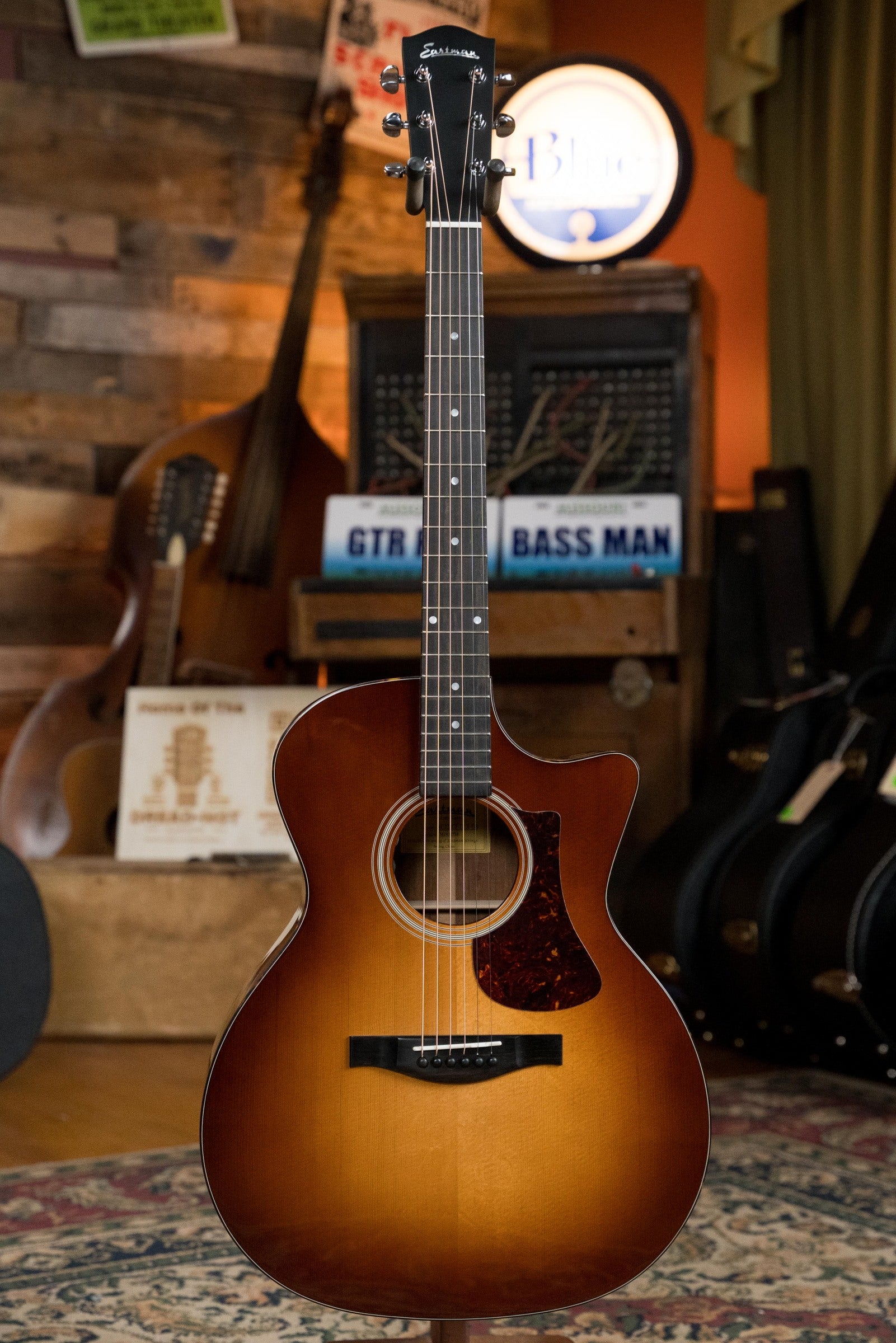 Eastman AC222CE-DLX-GB Sitka/Ovangkol Goldburst Cutaway Grand Auditorium Guitar w/Fishman Pickup #2734