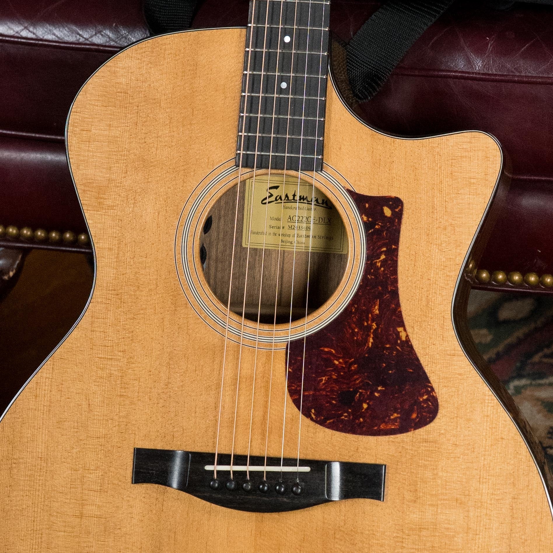 Eastman AC222CE-DLX Sitka/Ovangkol Grand Auditorium Guitar w/Fishman Pickup #3409