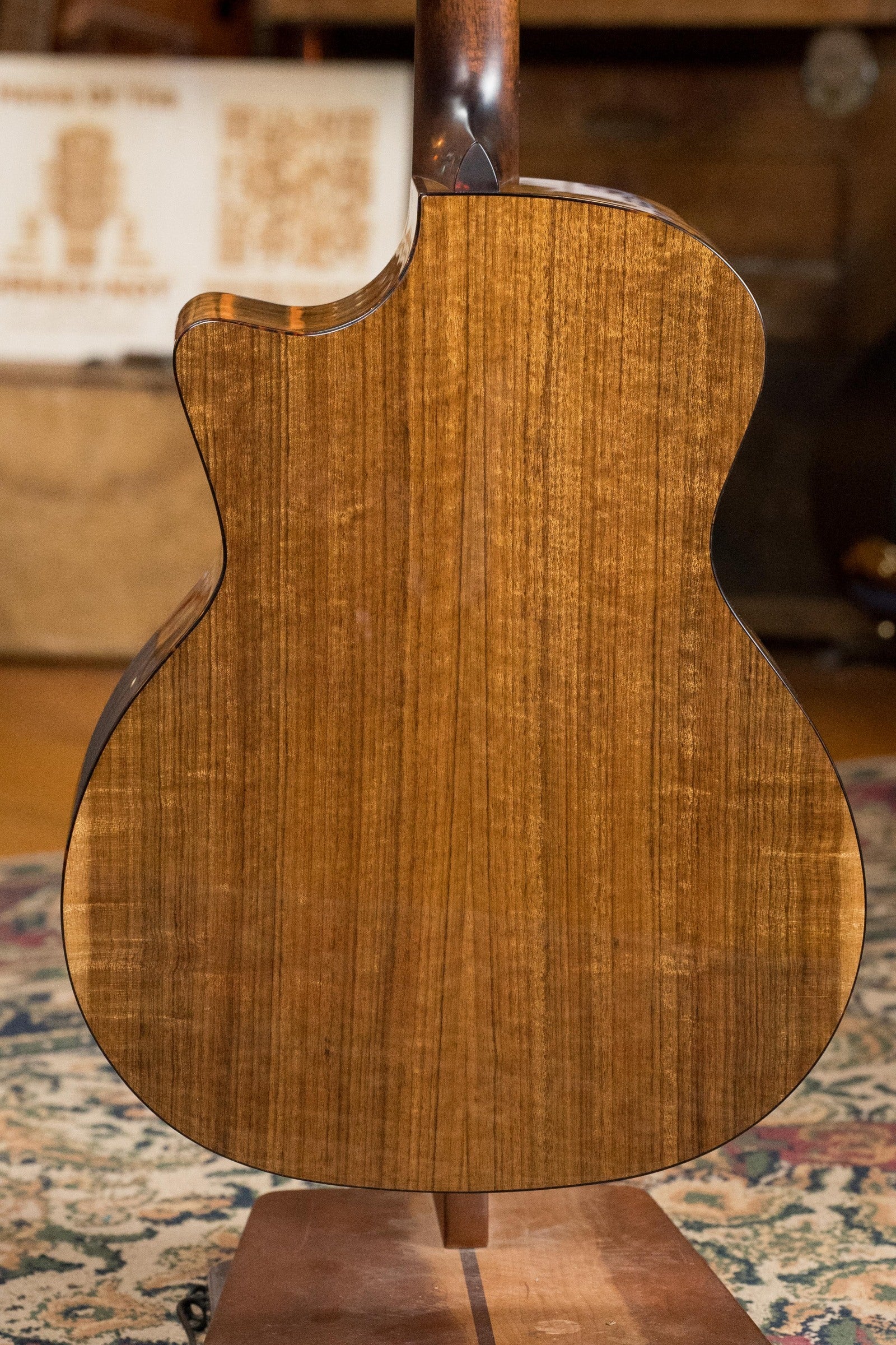 Eastman AC222CE-DLX Sitka/Ovangkol Grand Auditorium Guitar w/Fishman Pickup #3409