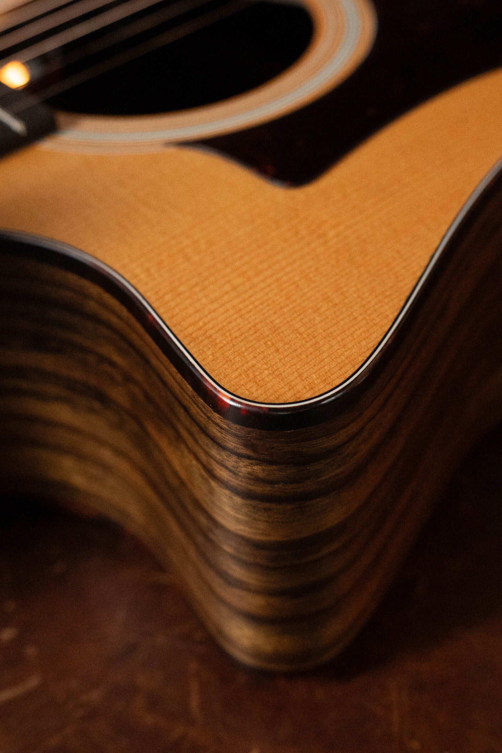 Eastman AC222LCE Sitka/Ovangkol *Left-Handed* Grand Auditorium Guitar w/Fishman Pickup #9827