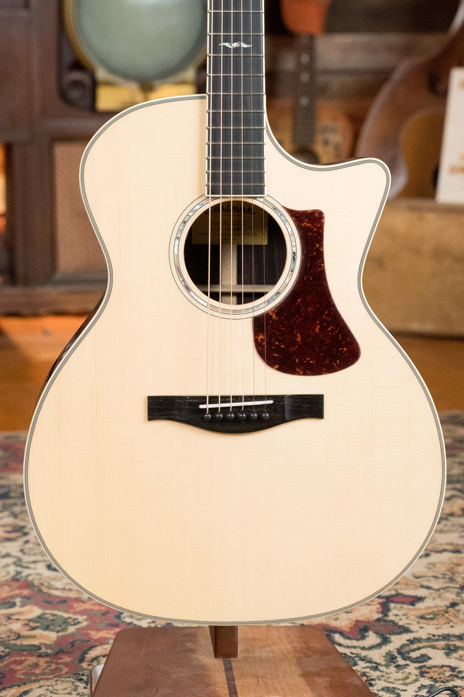 Eastman AC422CE Sitka/Rosewood Cutaway Grand Auditorium Guitar w/LR Baggs Pickup #2584