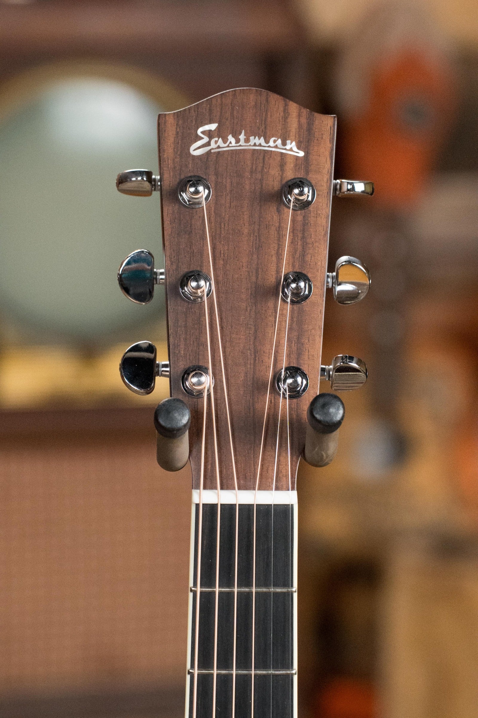 Eastman AC422CE Sitka/Rosewood Cutaway Grand Auditorium Guitar w/LR Baggs Pickup #2584