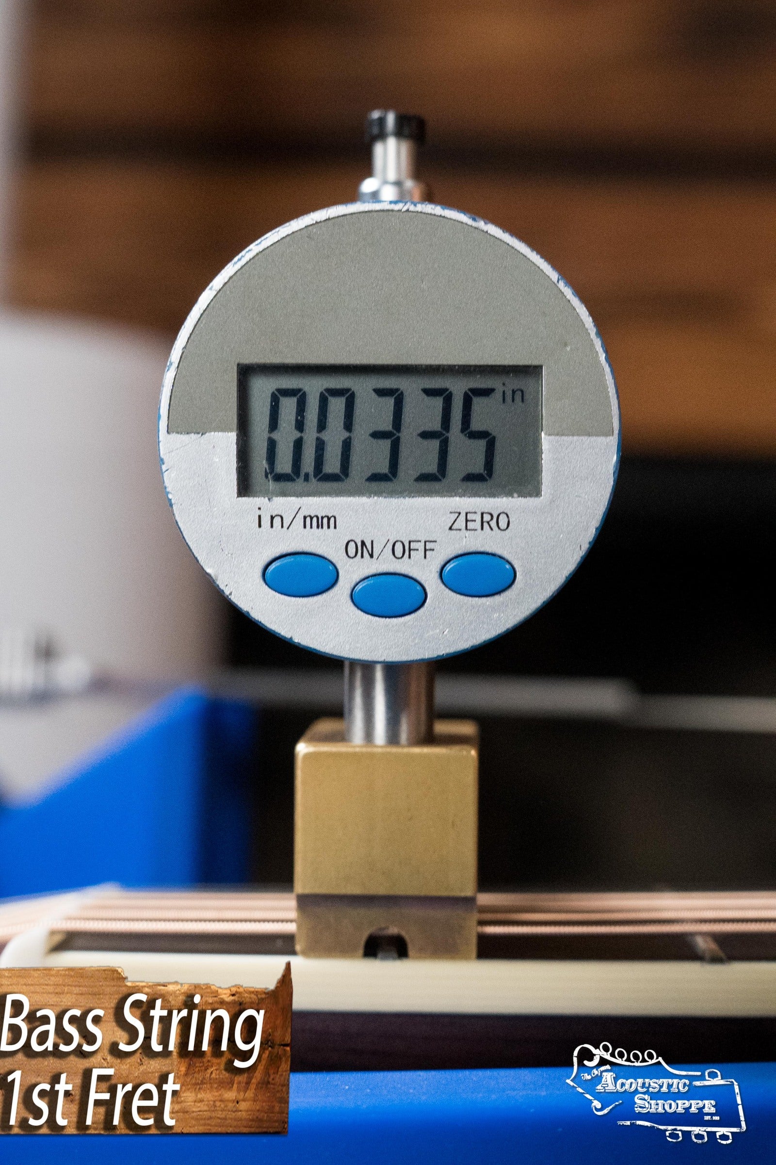 Eastman AC422CE Sitka/Rosewood Cutaway Grand Auditorium Guitar w/LR Baggs Pickup #2584