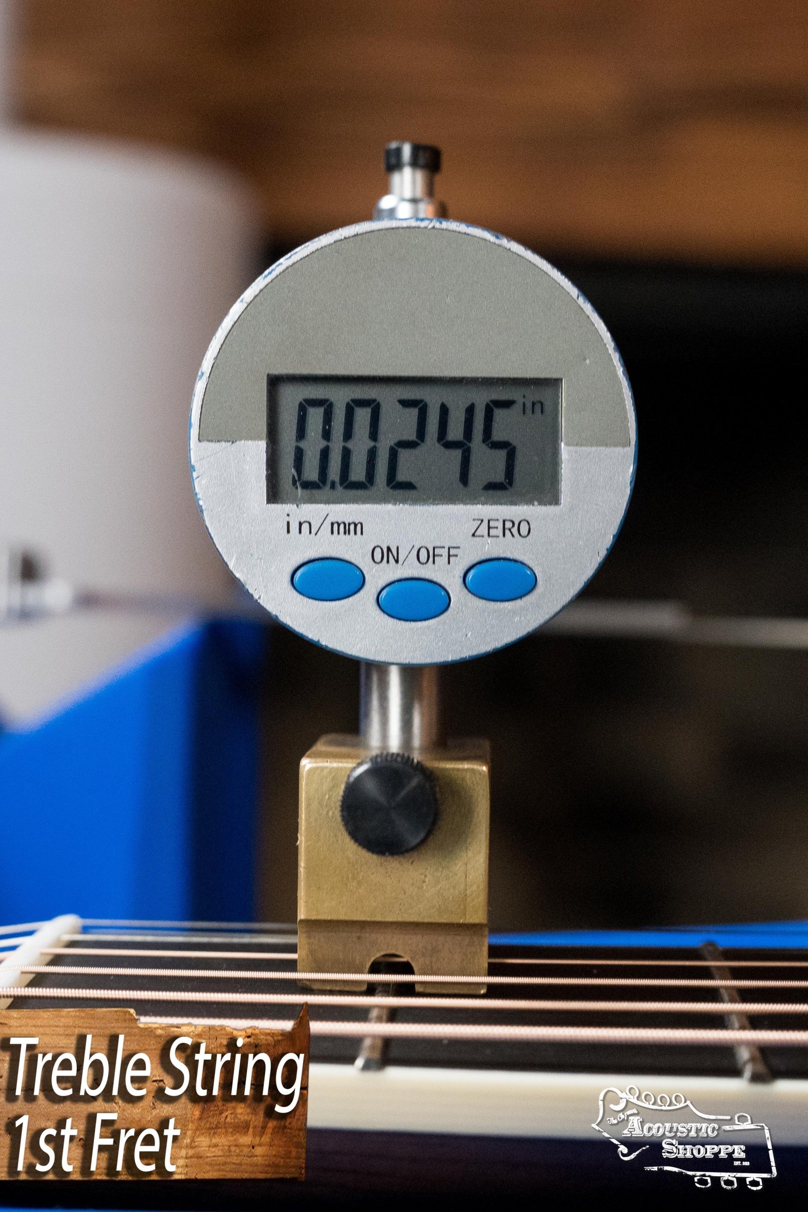 Eastman AC422CE Sitka/Rosewood Cutaway Grand Auditorium Guitar w/LR Baggs Pickup #2584