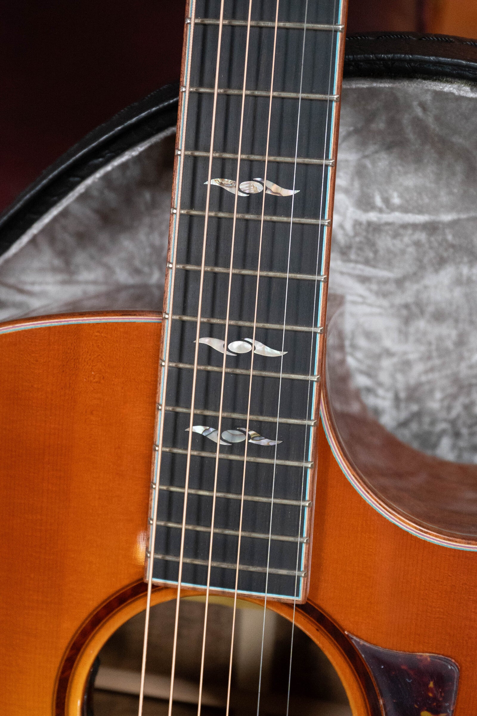 Eastman AC522CE-GB European Spruce/Mahogany Goldburst Grand Auditorium Guitar w/LR Baggs Pickup #1423