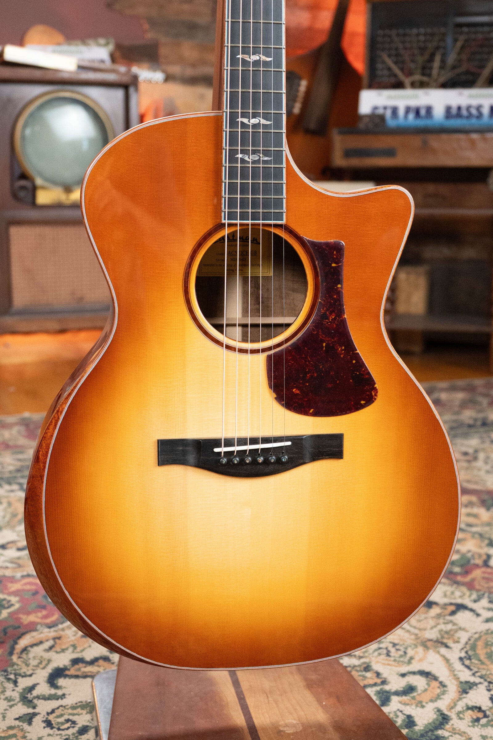 Eastman AC522CE-GB European Spruce/Mahogany Goldburst Grand Auditorium Guitar w/LR Baggs Pickup #1423