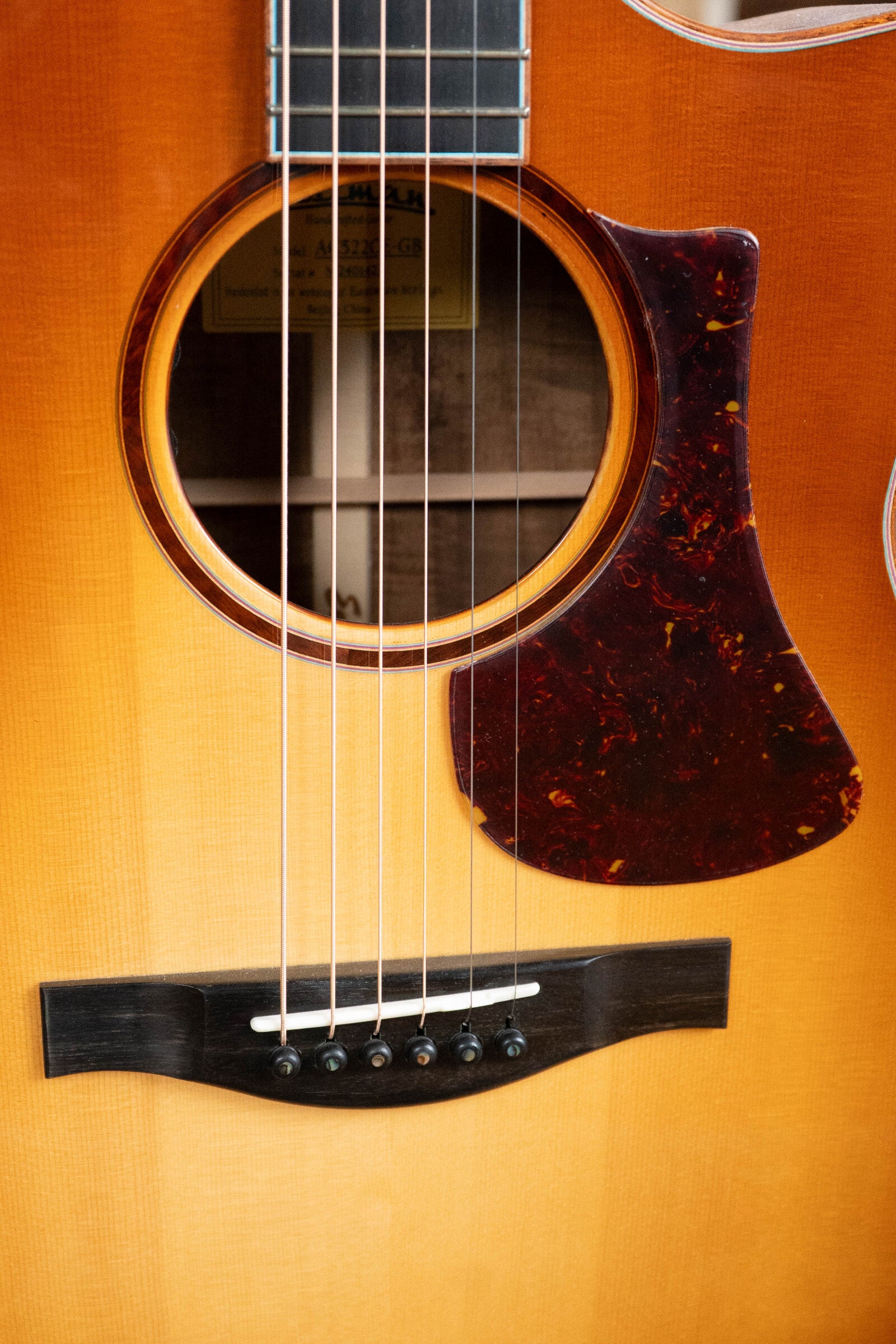 Eastman AC522CE-GB European Spruce/Mahogany Goldburst Grand Auditorium Guitar w/LR Baggs Pickup #1423