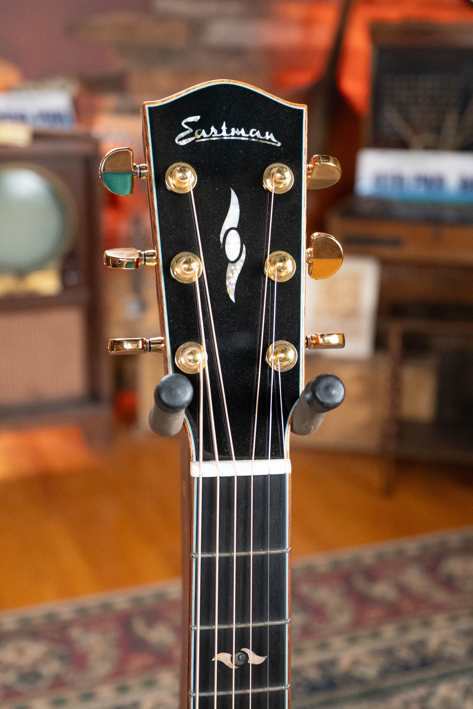 Eastman AC522CE-GB European Spruce/Mahogany Goldburst Grand Auditorium Guitar w/LR Baggs Pickup #1423