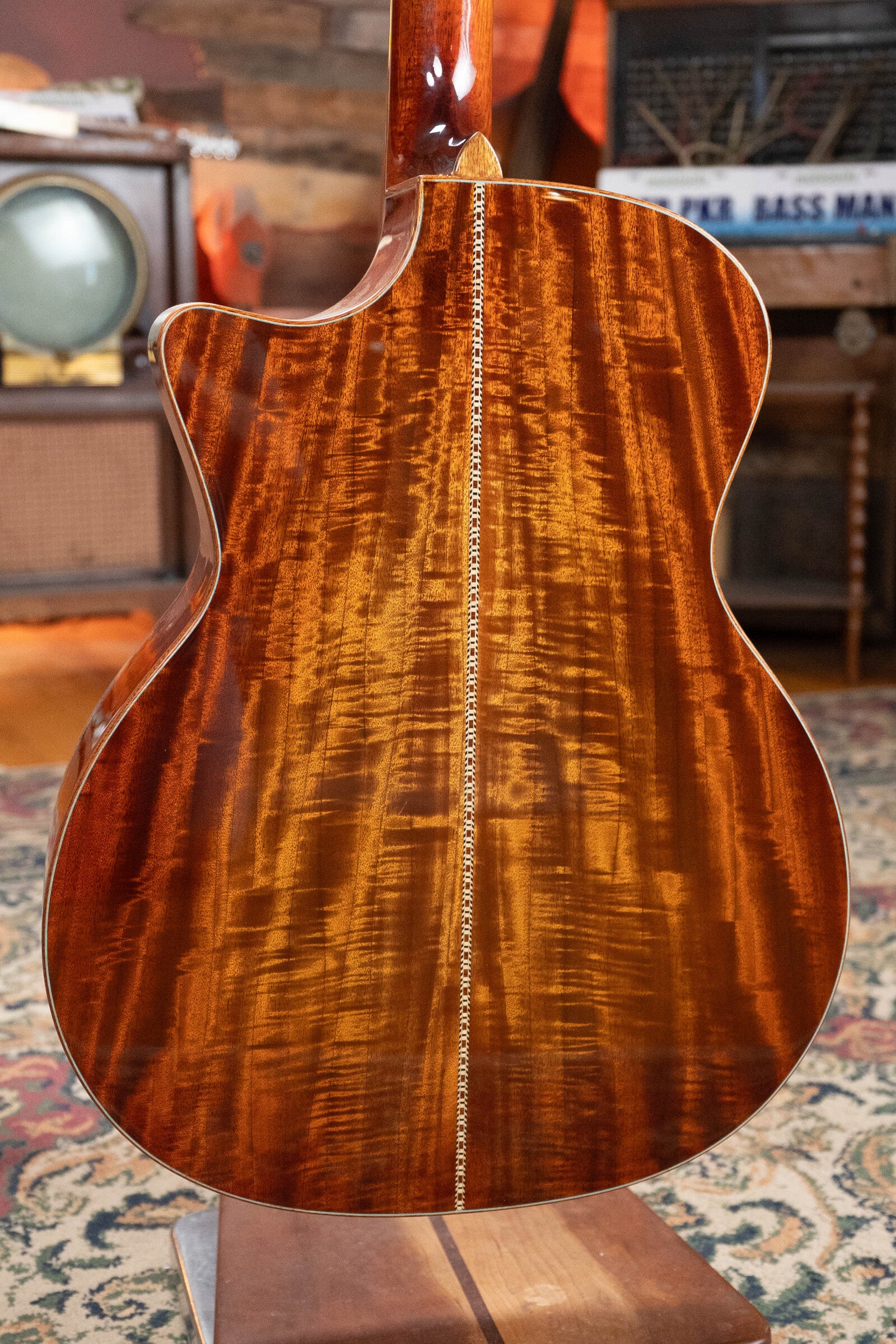 Eastman AC522CE-GB European Spruce/Mahogany Goldburst Grand Auditorium Guitar w/LR Baggs Pickup #1423