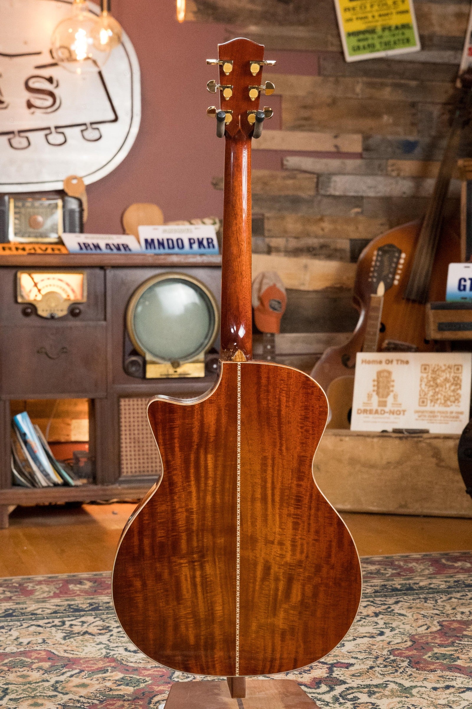 Eastman AC522CE-GB European Spruce/Mahogany Goldburst Grand Auditorium Guitar w/LR Baggs Pickup #8476
