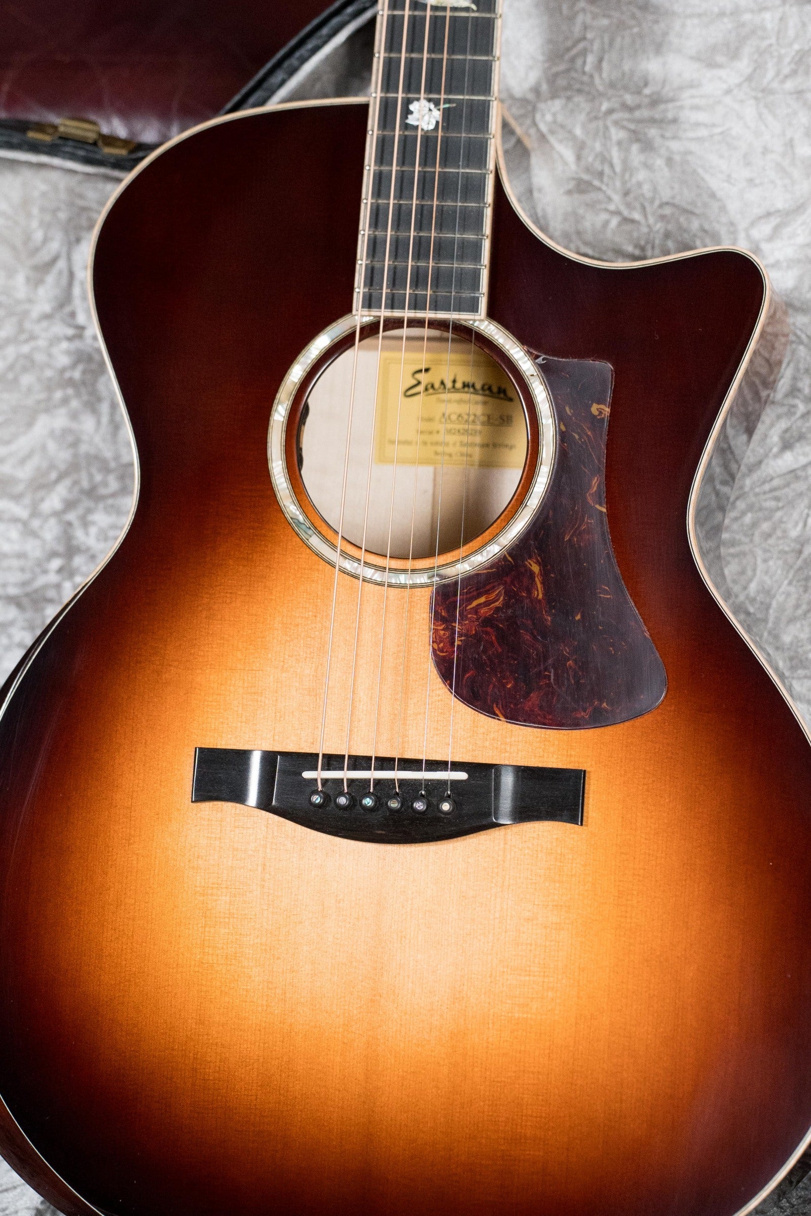 Eastman AC622CE-SB European Spruce/Flamed Maple Grand Auditorium Sunburst Guitar w/Soundport, Chamfered Edge, and LR Baggs Pickup #8239