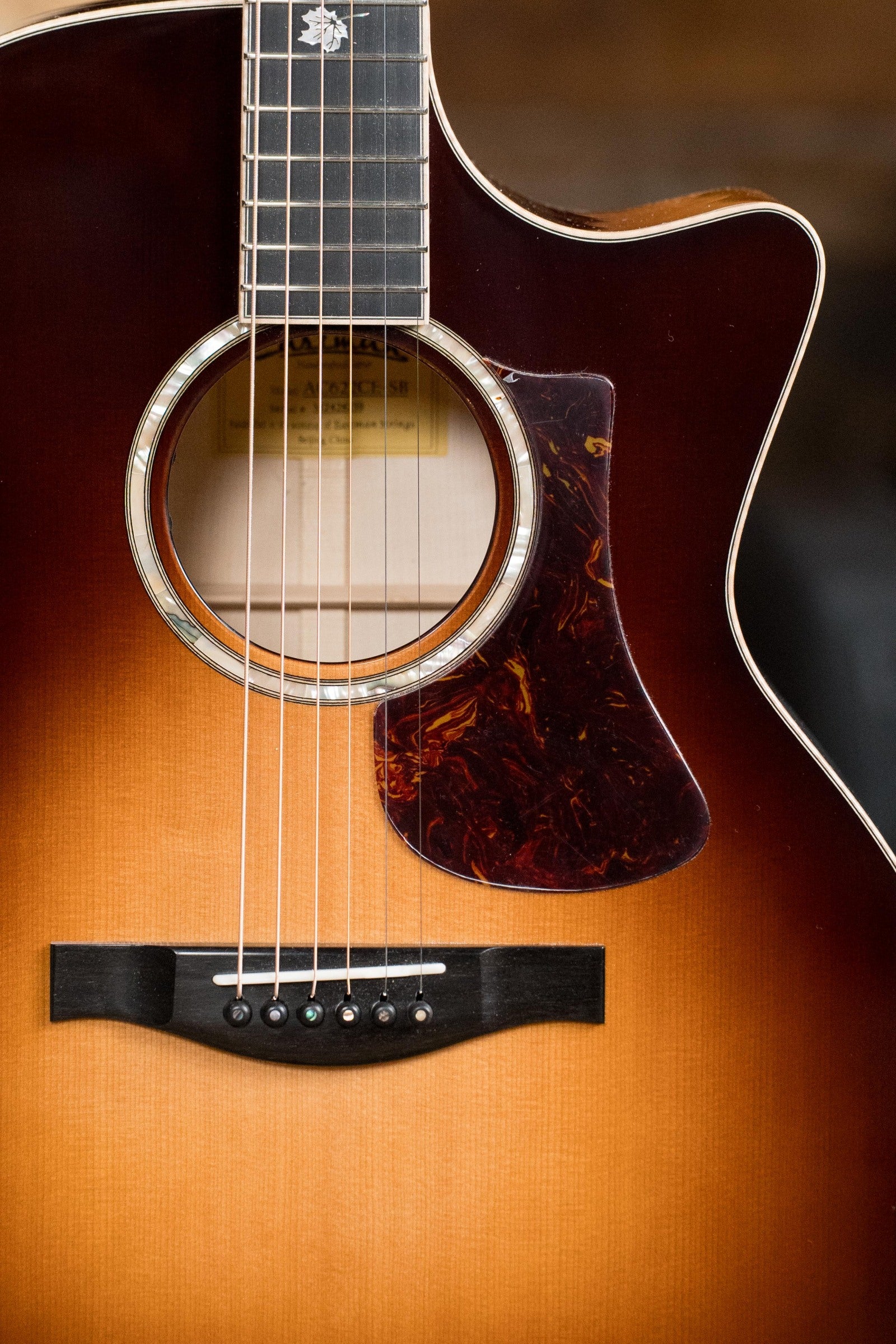 Eastman AC622CE-SB European Spruce/Flamed Maple Grand Auditorium Sunburst Guitar w/Soundport, Chamfered Edge, and LR Baggs Pickup #8239