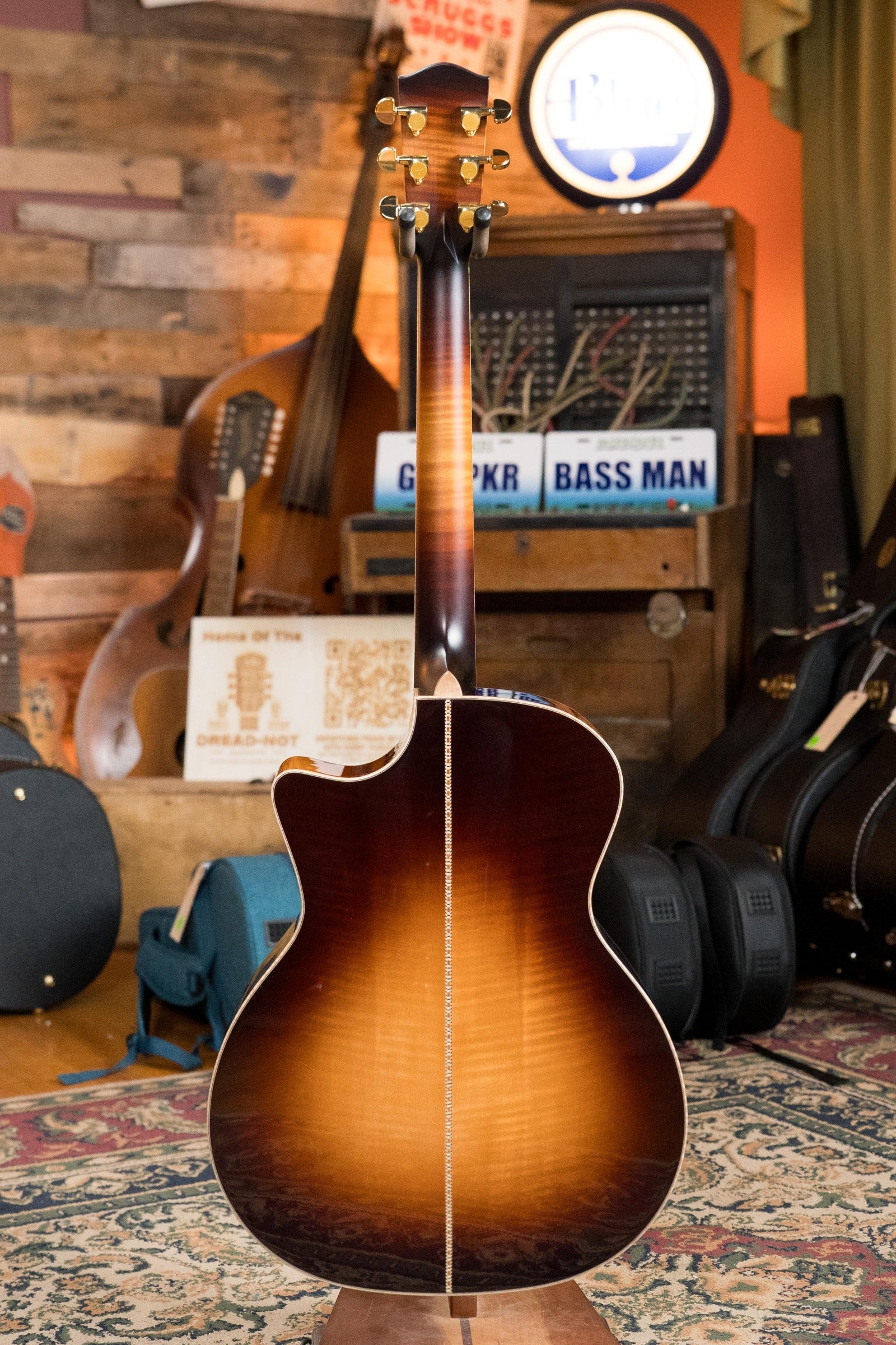 Eastman AC622CE-SB European Spruce/Flamed Maple Grand Auditorium Sunburst Guitar w/Soundport, Chamfered Edge, and LR Baggs Pickup #8239