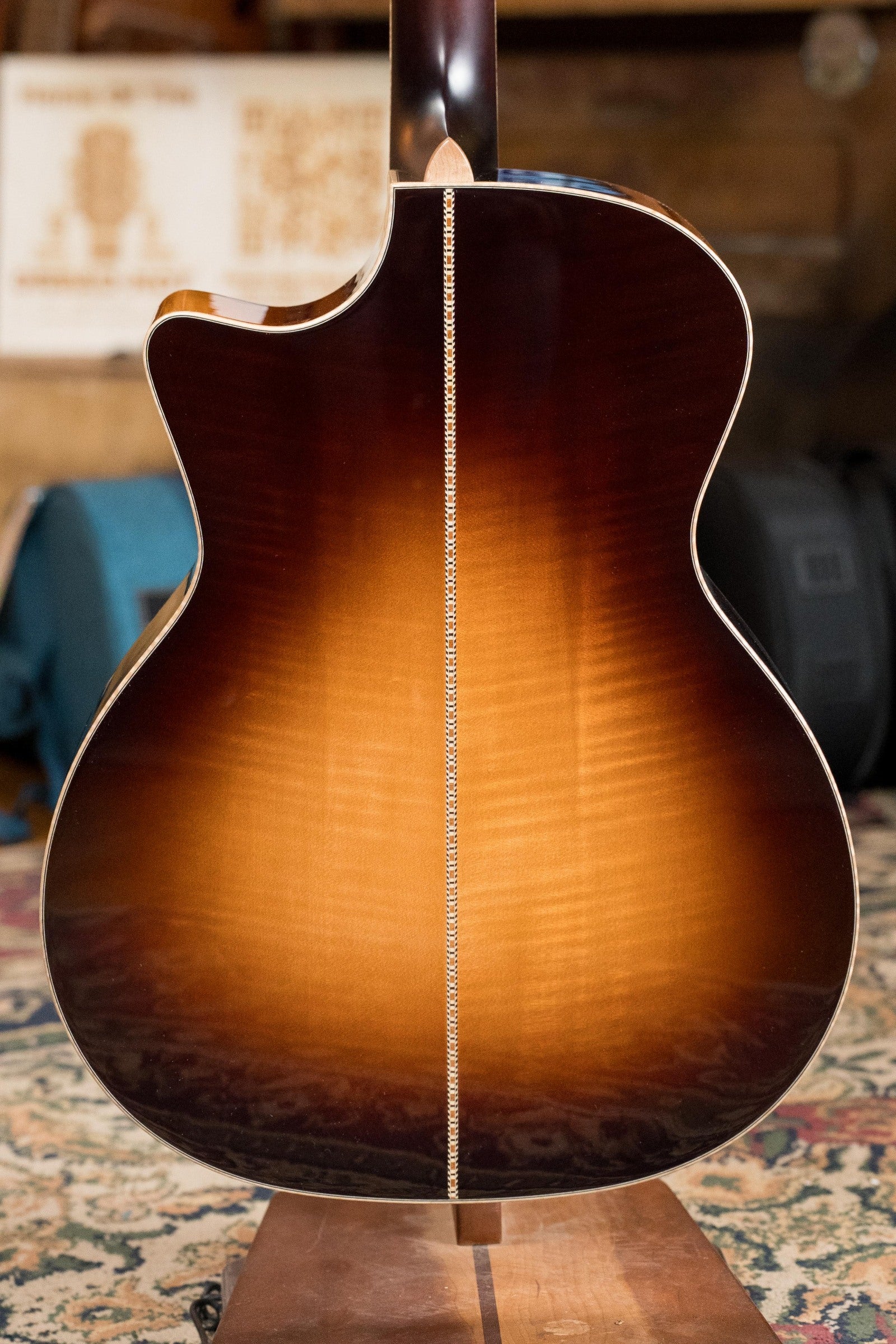 Eastman AC622CE-SB European Spruce/Flamed Maple Grand Auditorium Sunburst Guitar w/Soundport, Chamfered Edge, and LR Baggs Pickup #8239