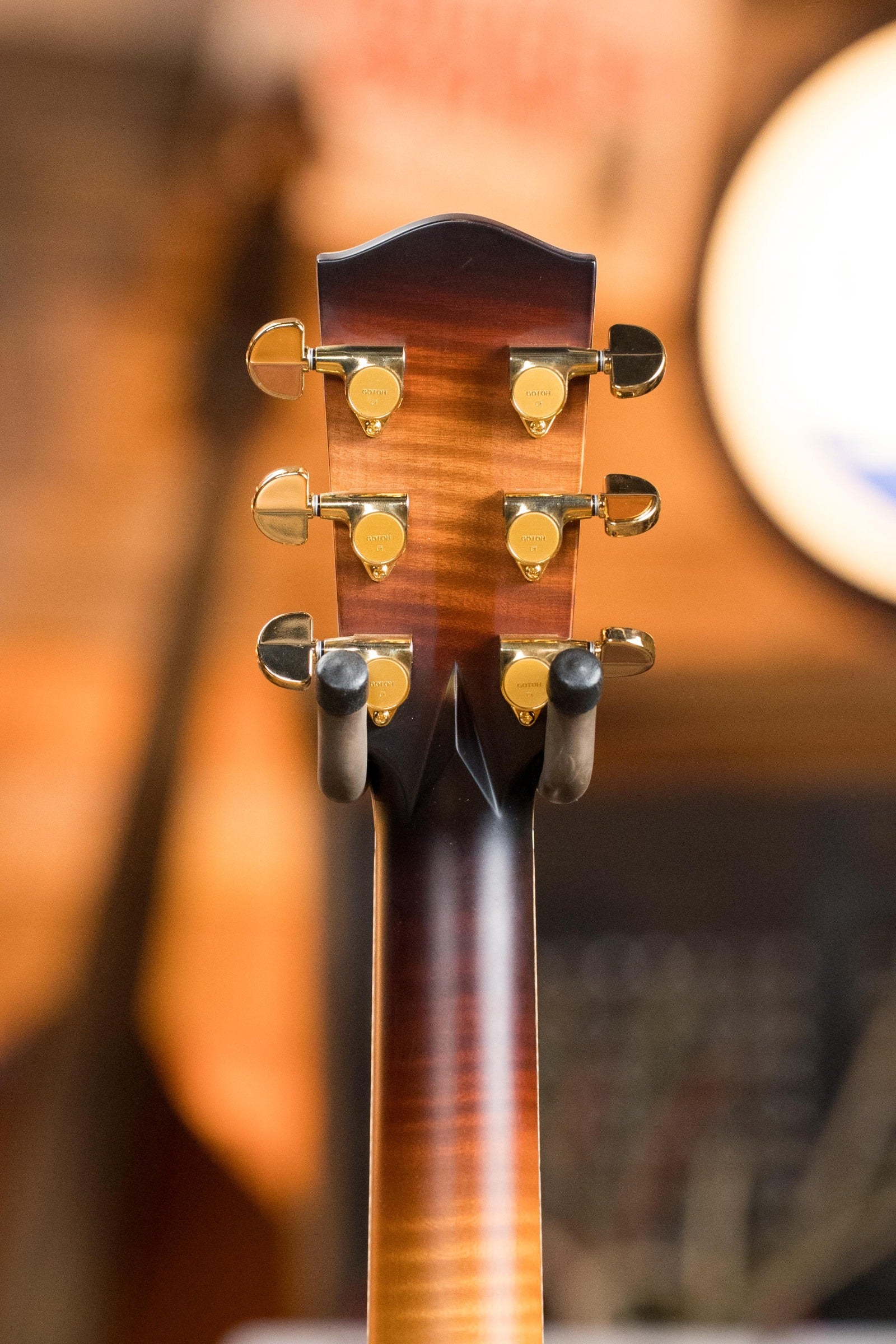 Eastman AC622CE-SB European Spruce/Flamed Maple Grand Auditorium Sunburst Guitar w/Soundport, Chamfered Edge, and LR Baggs Pickup #8239