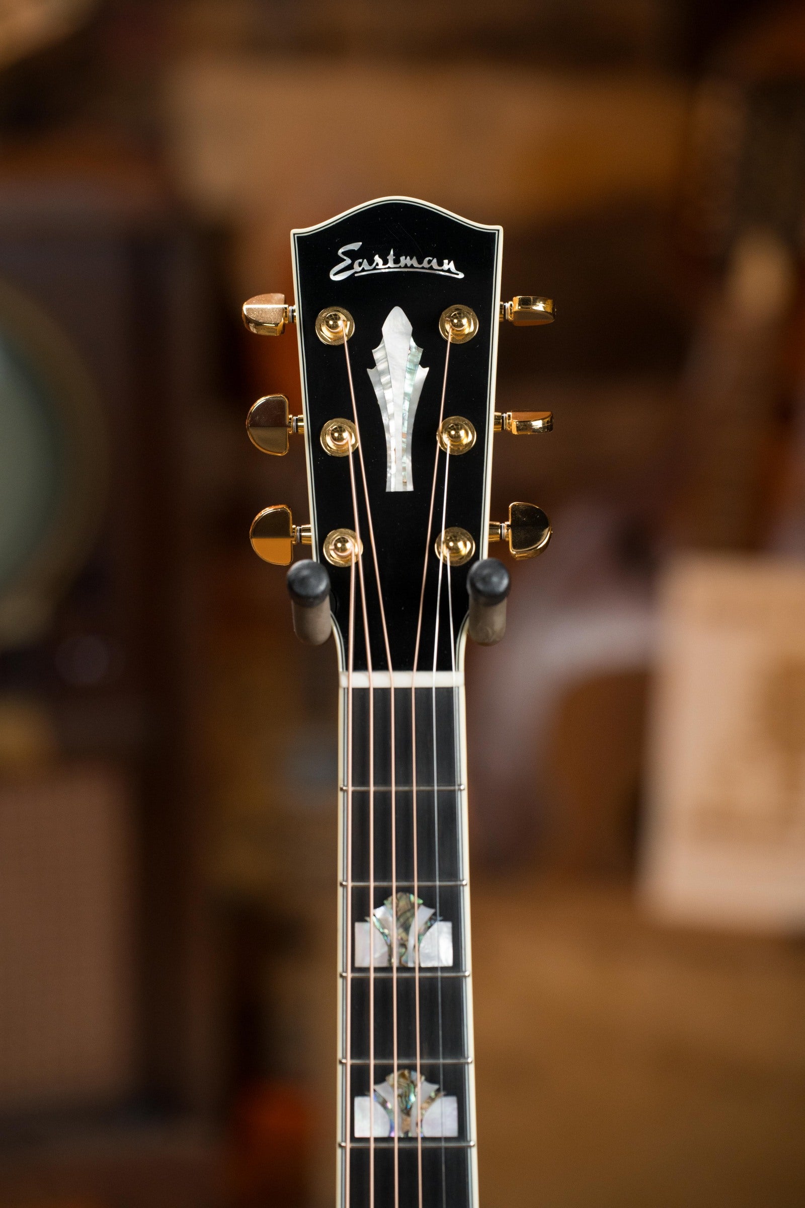 Eastman AC630-BD Engelmann Spruce/Flamed Maple Blonde Jumbo Acoustic Guitar #5381