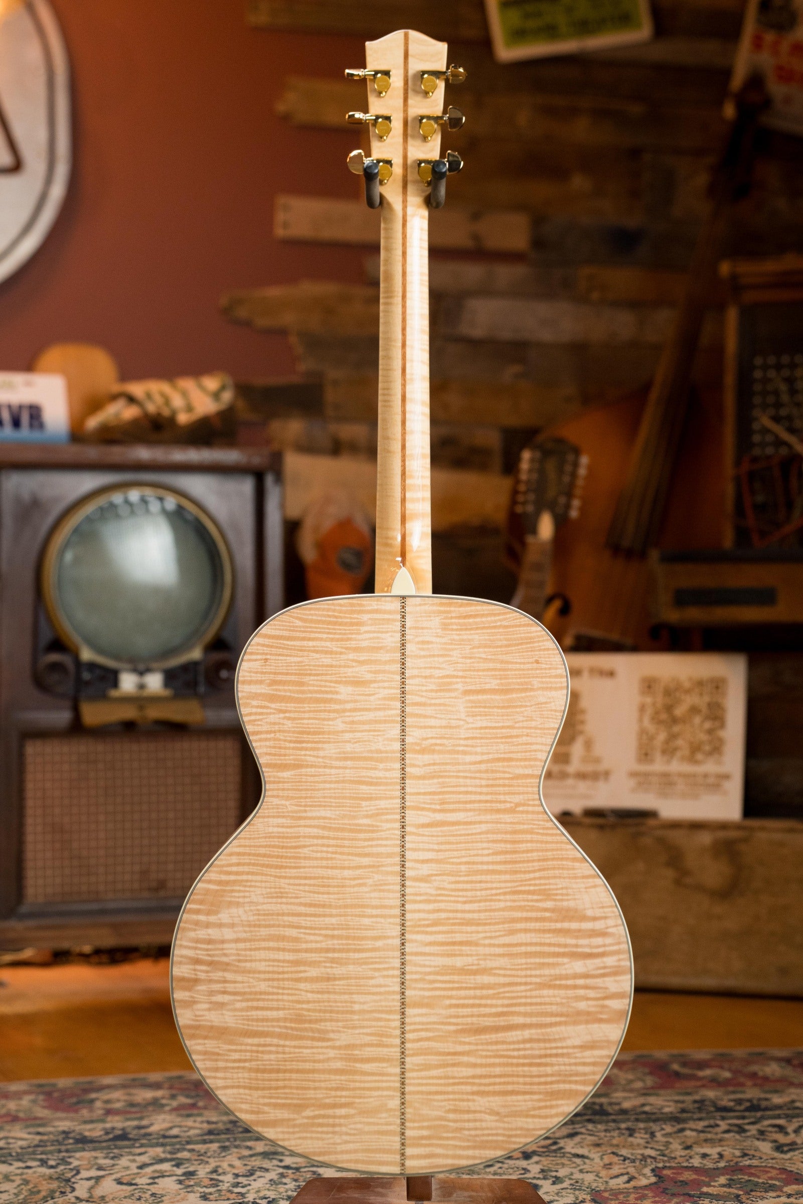 Eastman AC630-BD Engelmann Spruce/Flamed Maple Blonde Jumbo Acoustic Guitar #5381