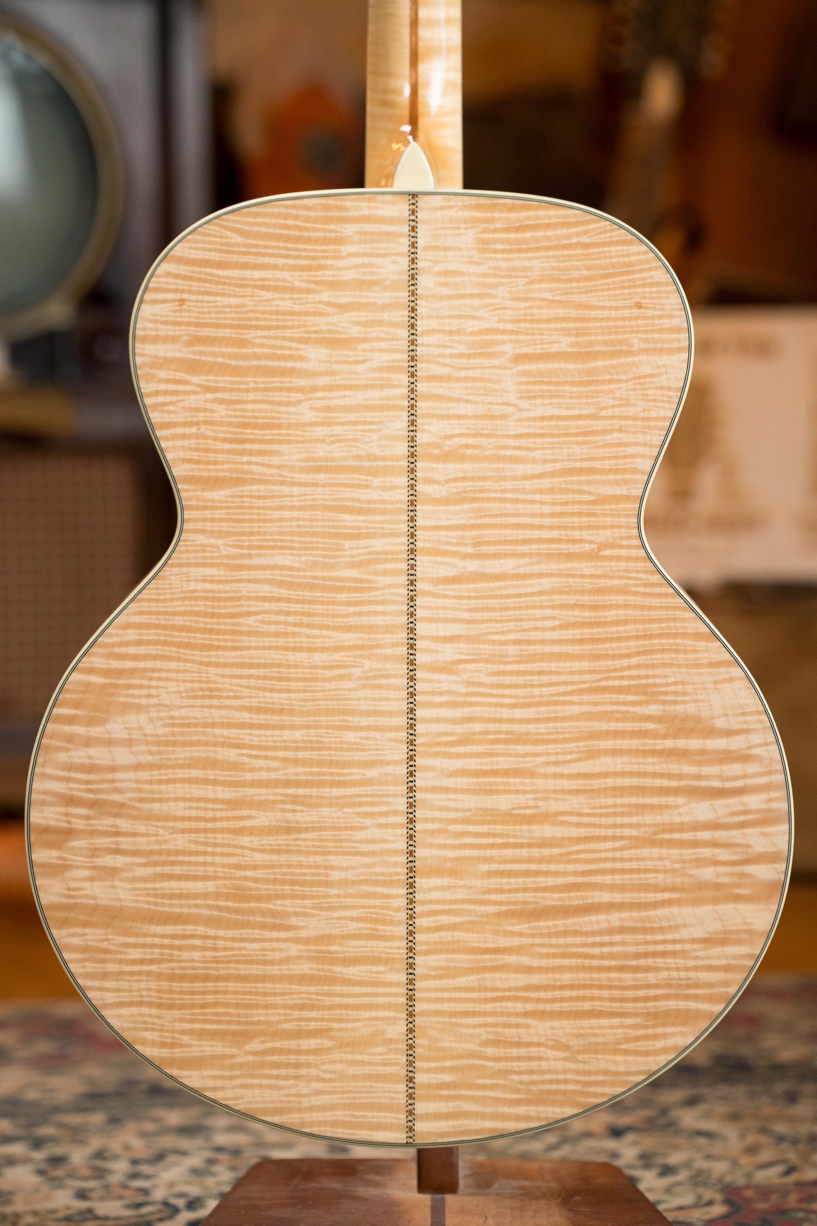 Eastman AC630-BD Engelmann Spruce/Flamed Maple Blonde Jumbo Acoustic Guitar #5381