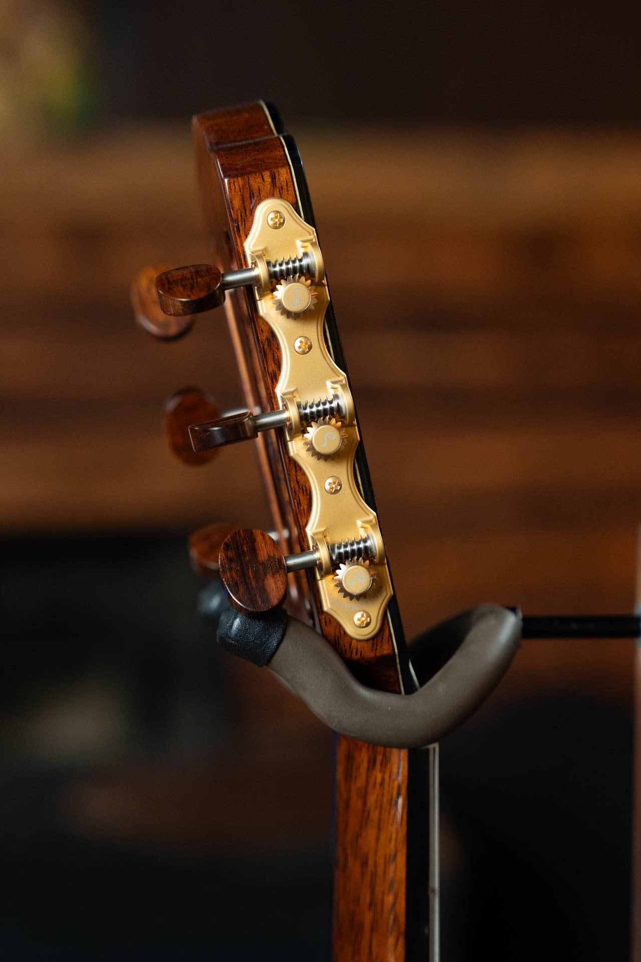 Eastman CABARET-JB Spruce/Figured Maple Cutaway Nylon String Guitar w/Soundport and Electronics #9593