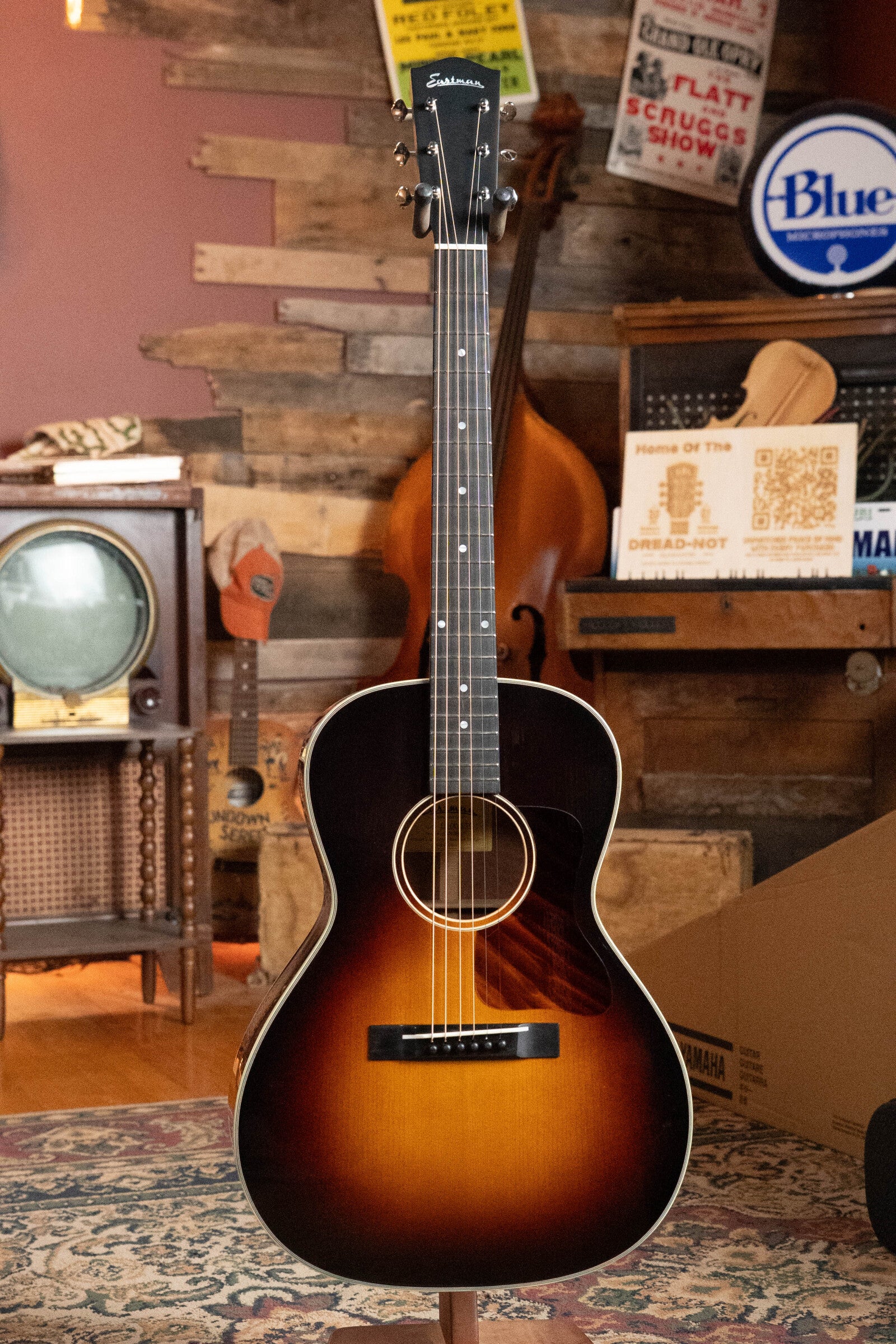 Eastman E10OOSS-TC Thermo-Cured Adirondack/Mahogany OO Slope Shoulder Sunburst Acoustic Guitar #7001