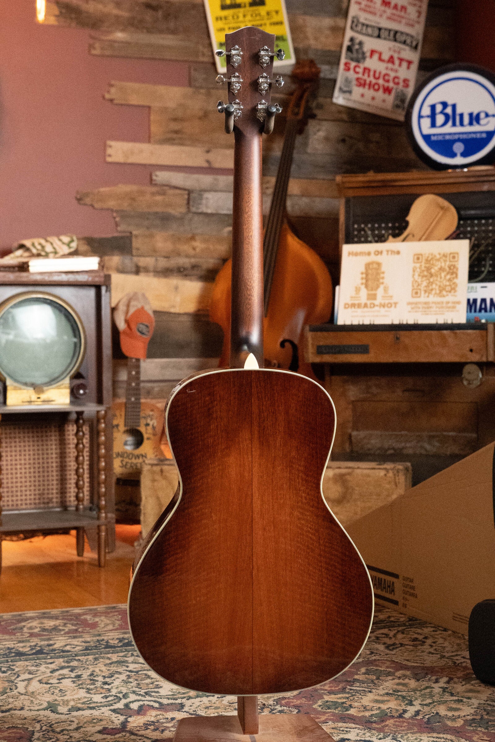 Eastman E10OOSS-TC Thermo-Cured Adirondack/Mahogany OO Slope Shoulder Sunburst Acoustic Guitar #7001